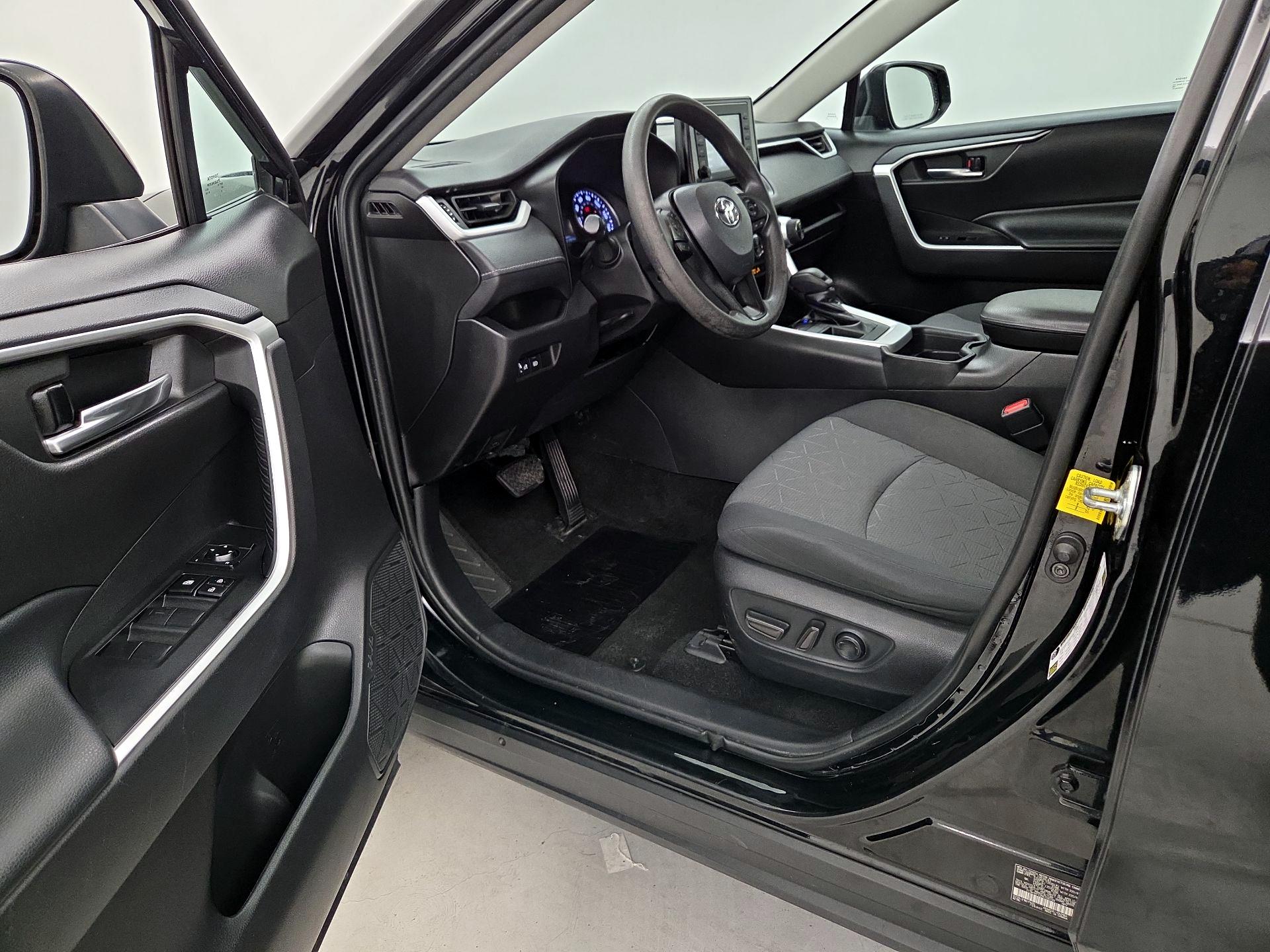 Thumbnail: 2021 Toyota RAV4 - 11