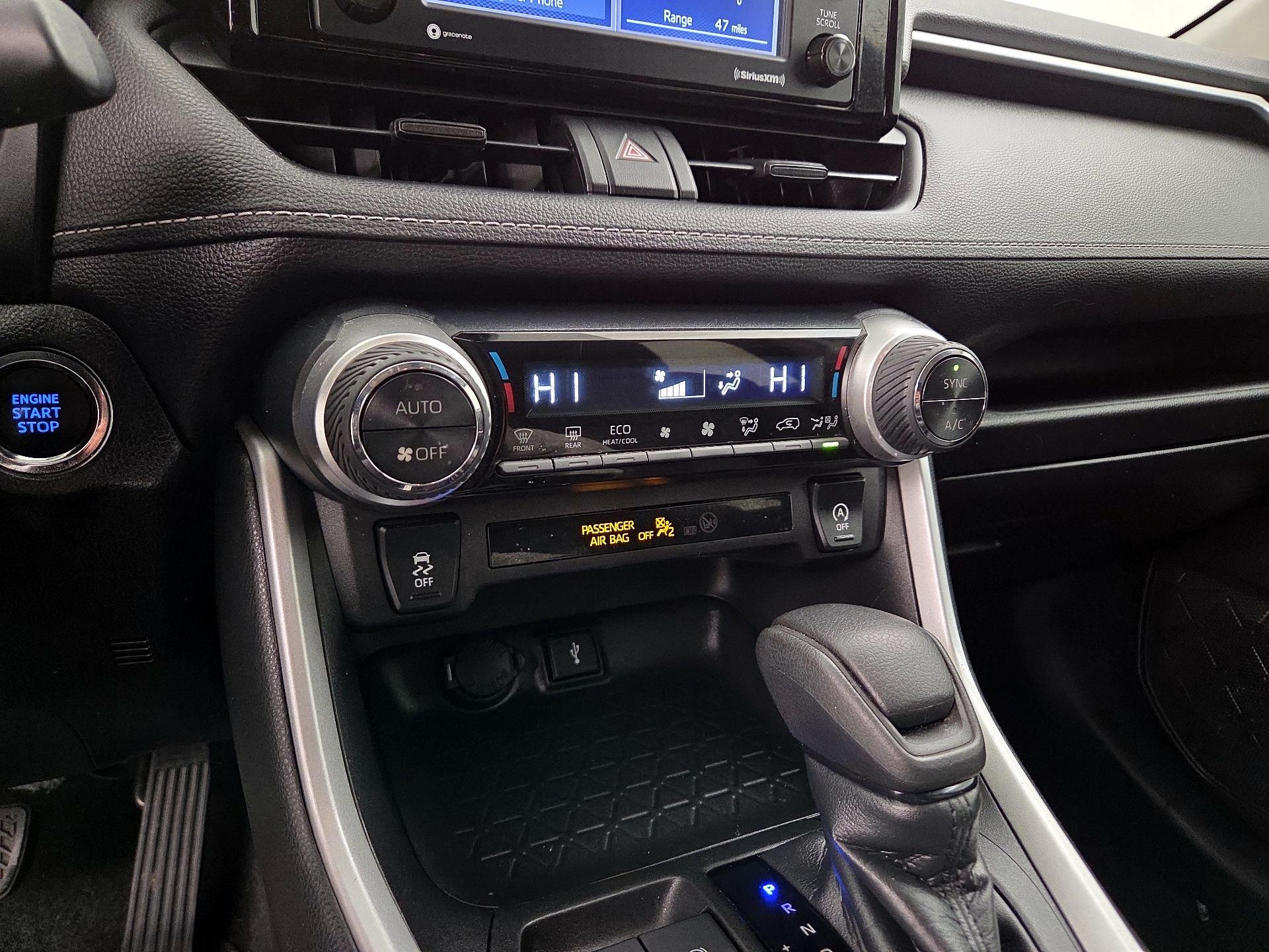 Thumbnail: 2021 Toyota RAV4 - 16