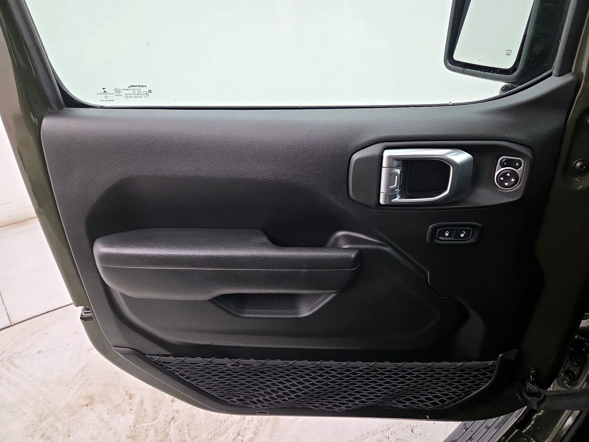 Thumbnail: 2022 Jeep Gladiator - 10