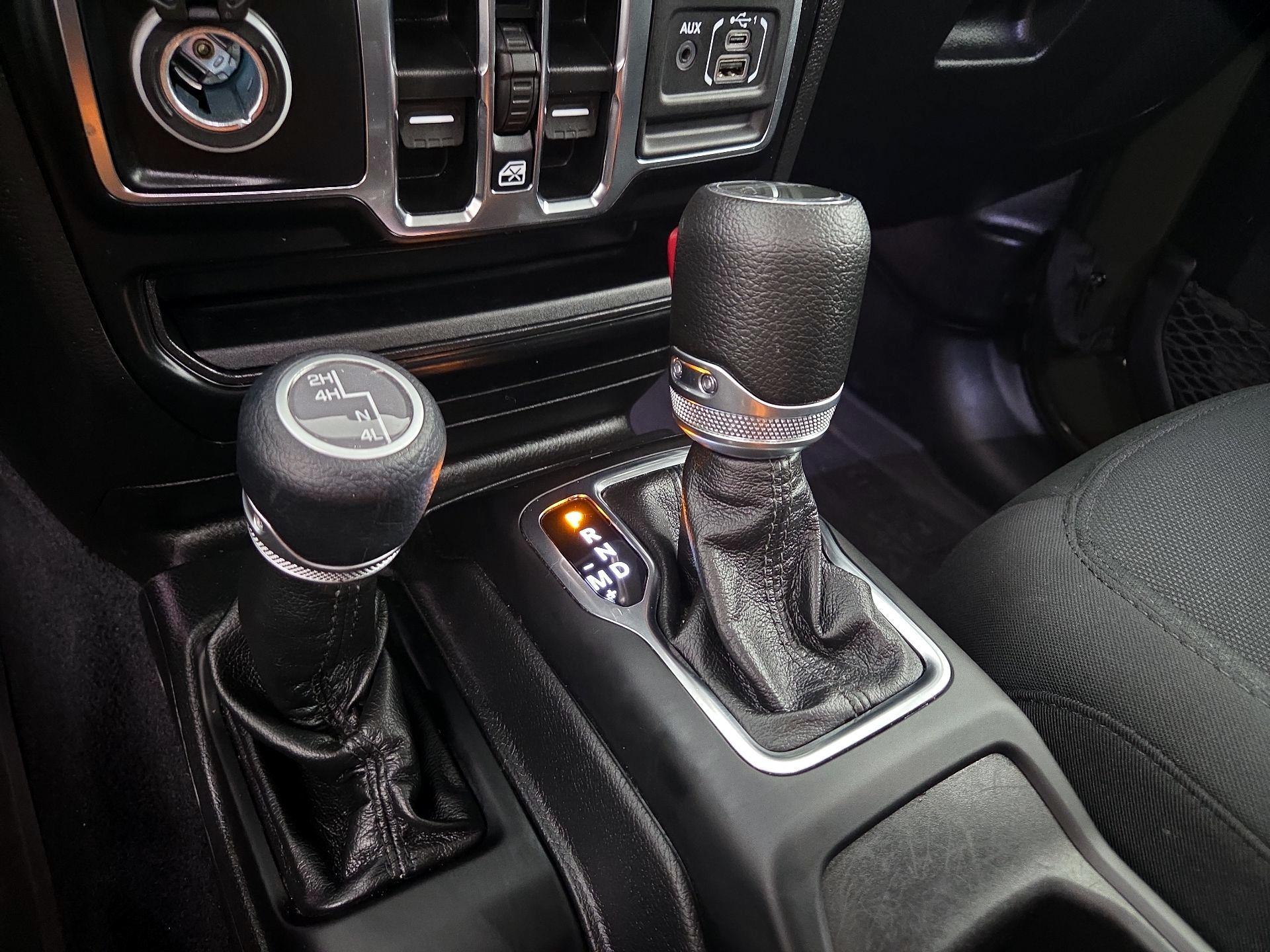 Thumbnail: 2022 Jeep Gladiator - 16