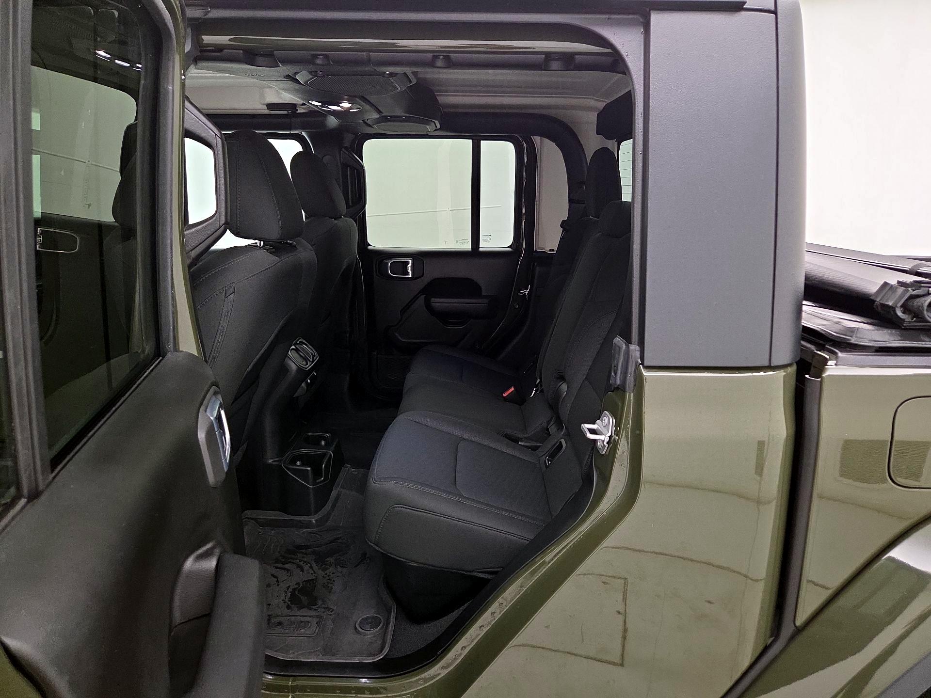 Thumbnail: 2022 Jeep Gladiator - 19