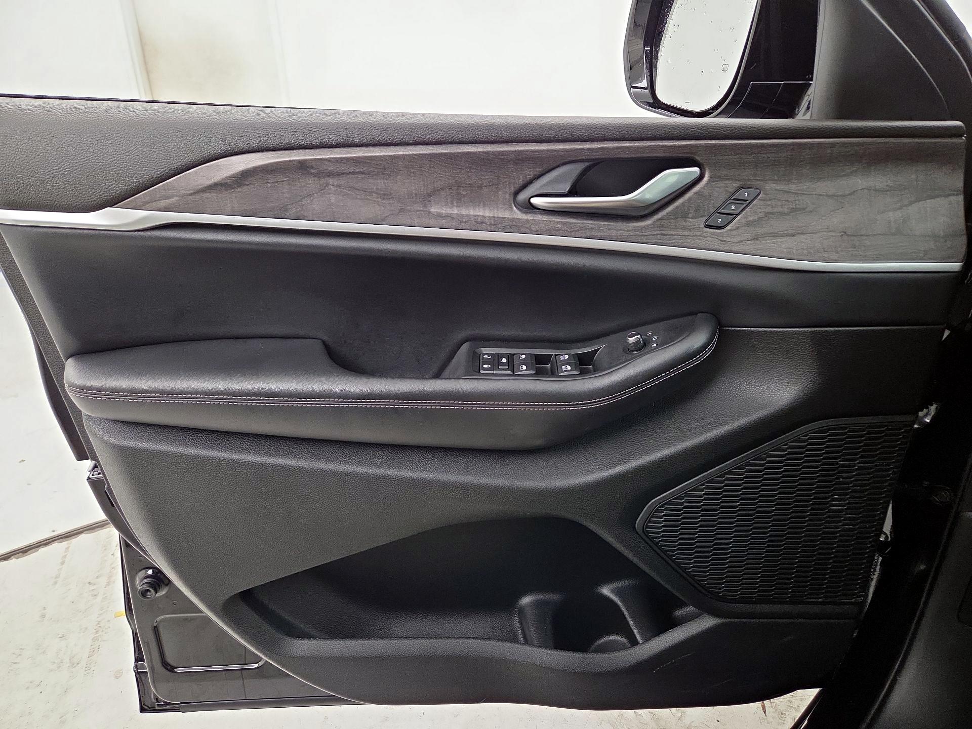 Thumbnail: 2023 Jeep Grand Cherokee L - 12