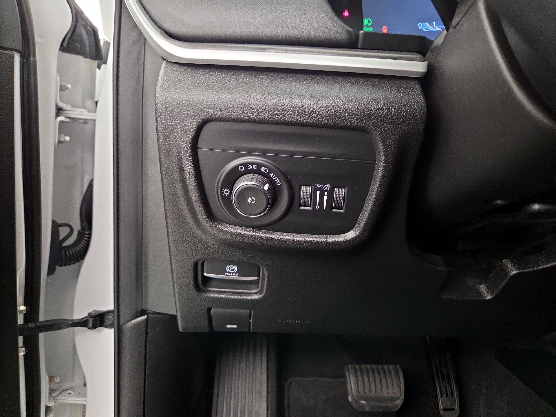 Thumbnail: 2023 Jeep Grand Cherokee - 11