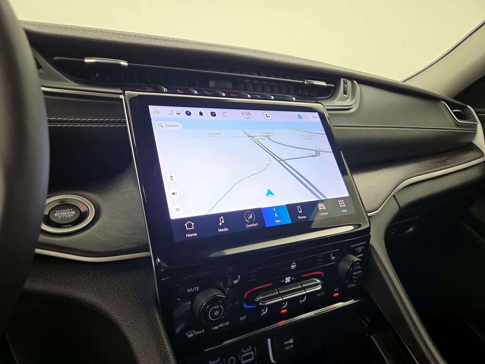 Thumbnail: 2023 Jeep Grand Cherokee - 12