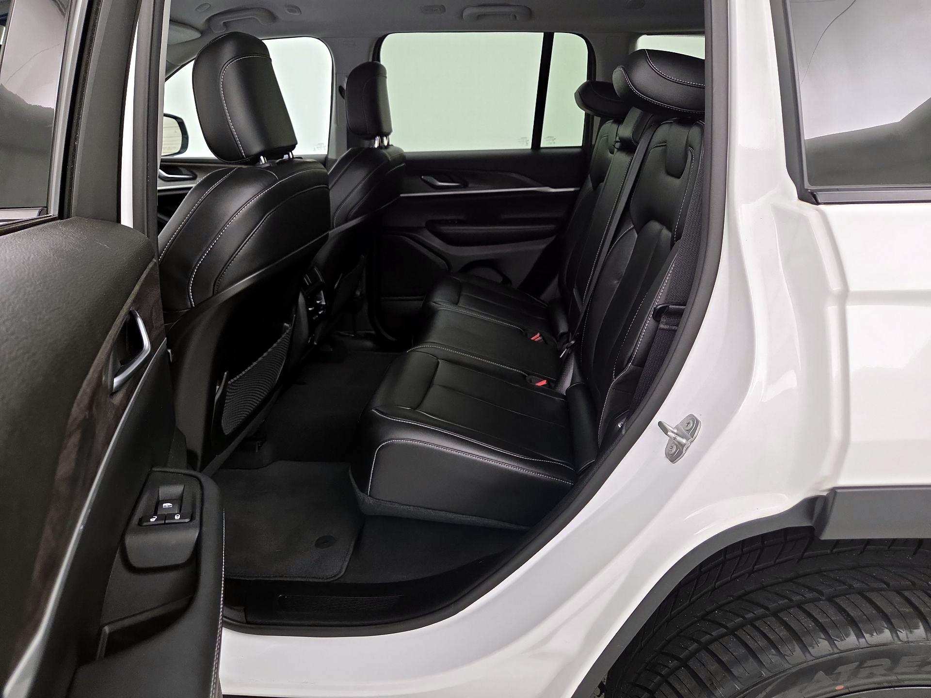 Thumbnail: 2023 Jeep Grand Cherokee - 18