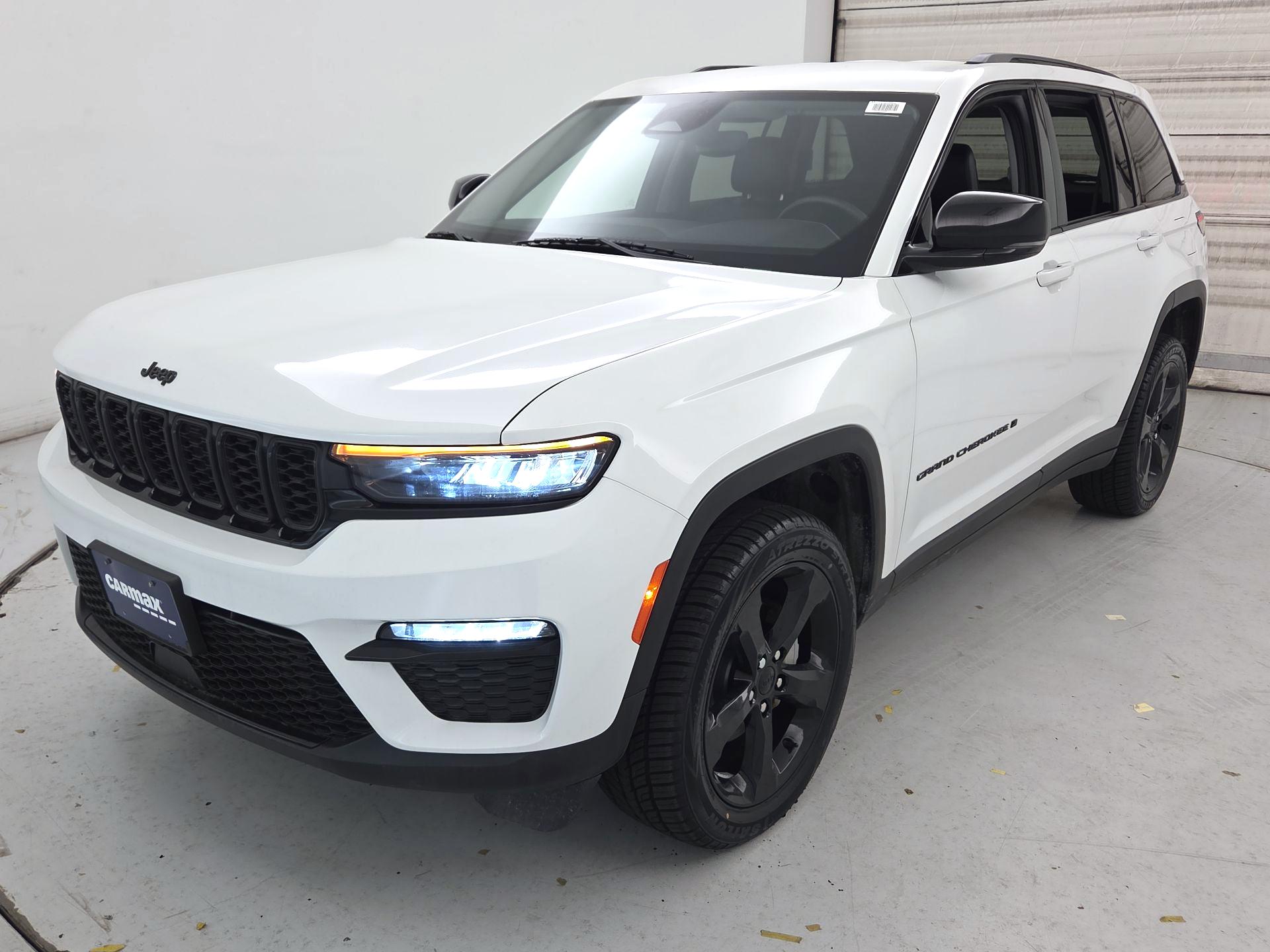 Thumbnail: 2023 Jeep Grand Cherokee - 3