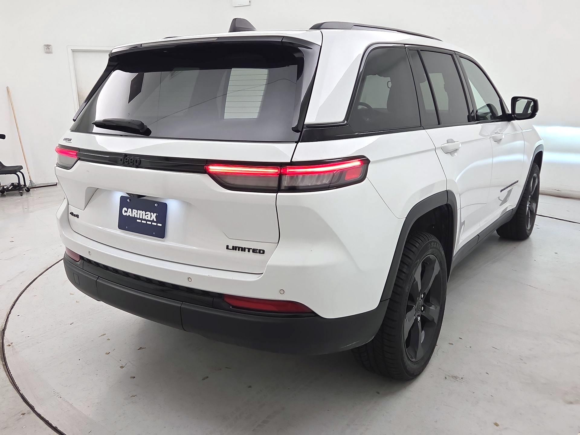 Thumbnail: 2023 Jeep Grand Cherokee - 5