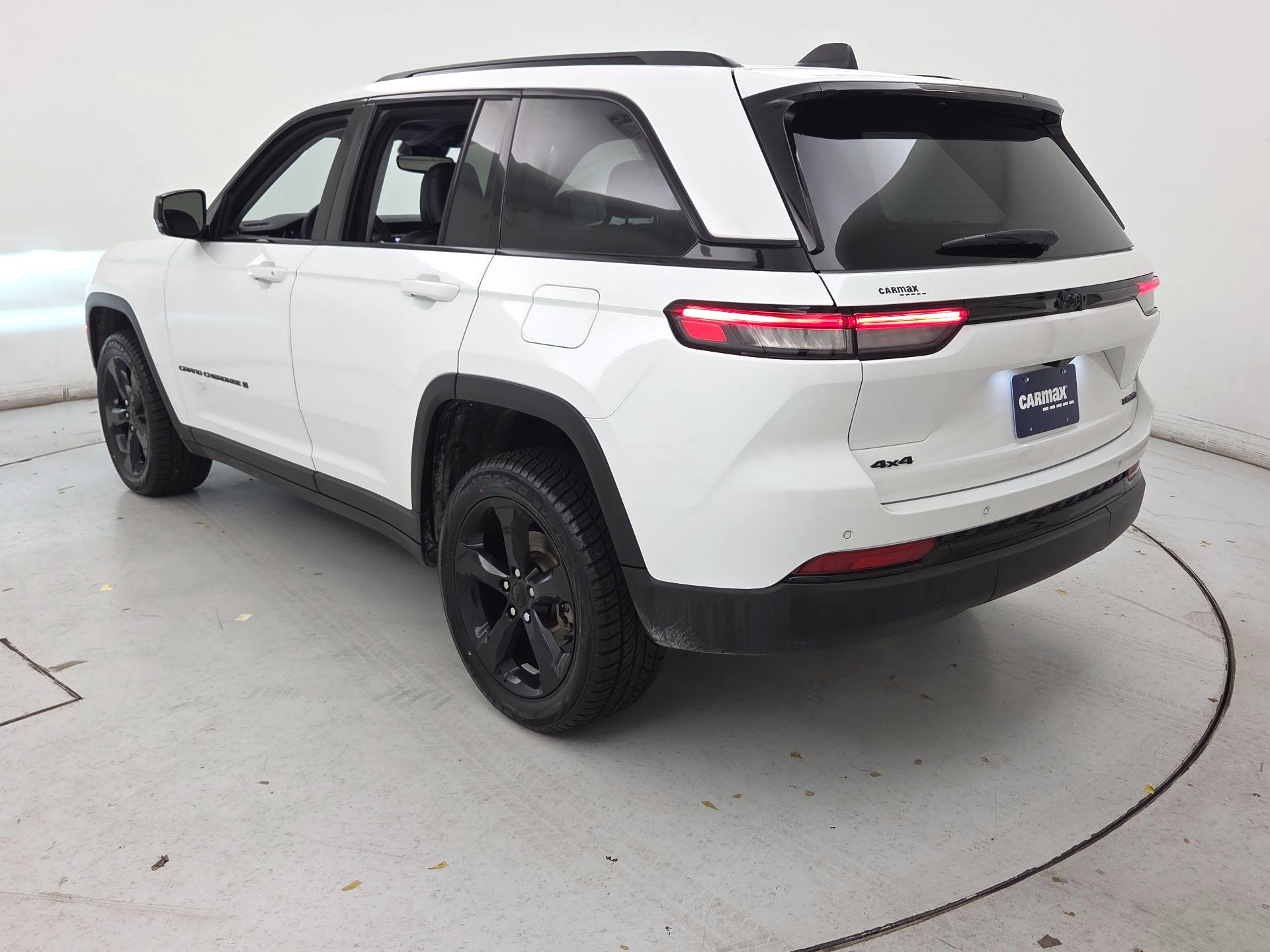 Thumbnail: 2023 Jeep Grand Cherokee - 7