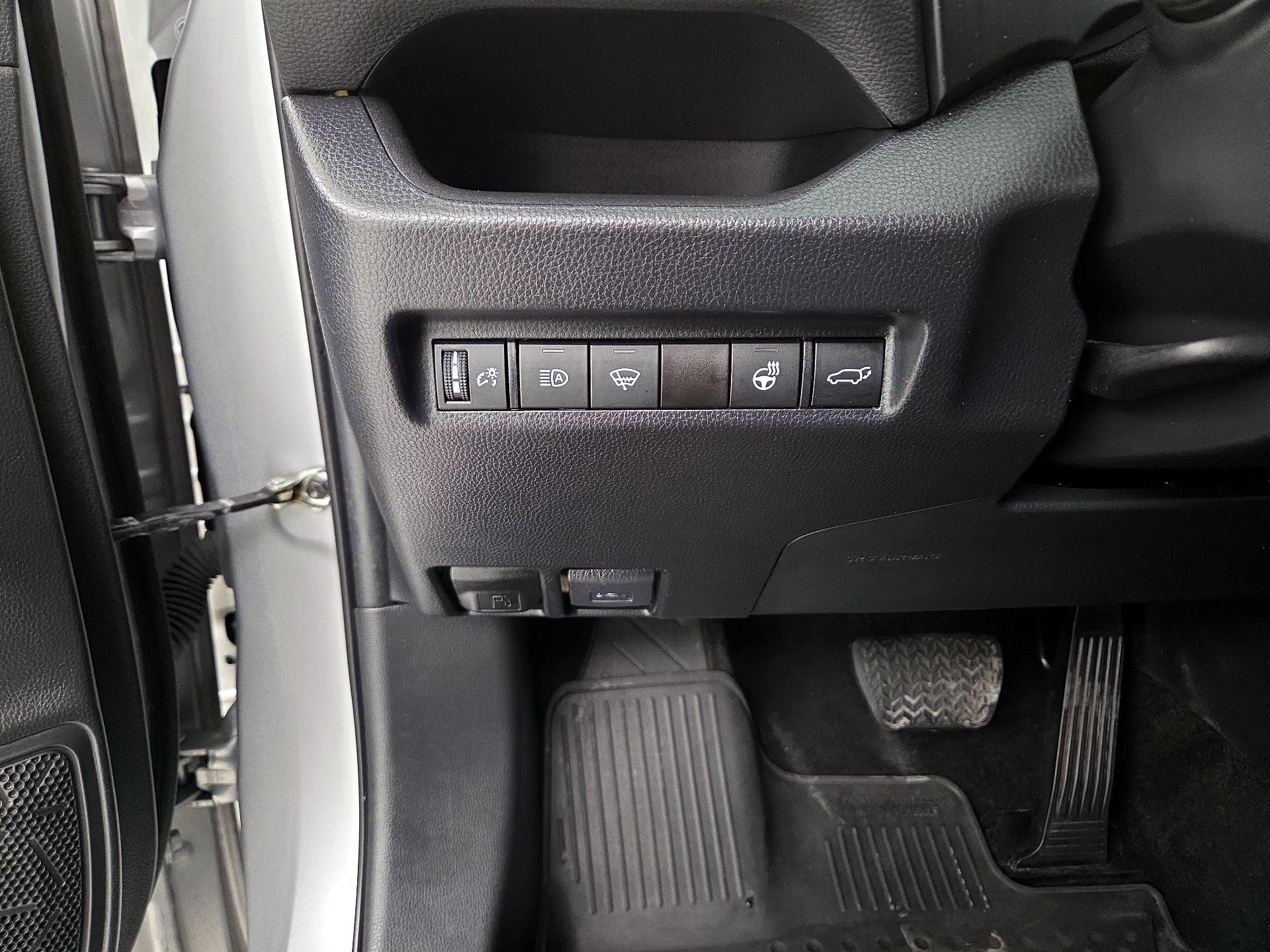 Thumbnail: 2022 Toyota RAV4 - 13