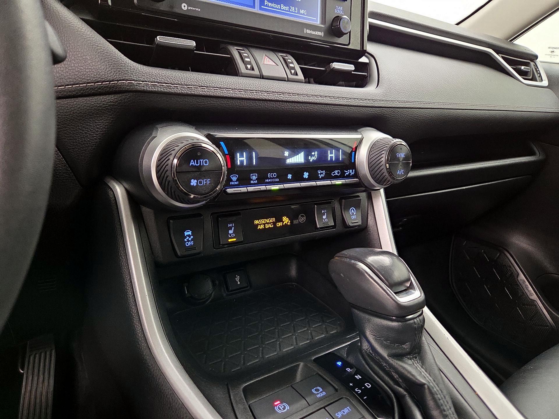 Thumbnail: 2022 Toyota RAV4 - 16