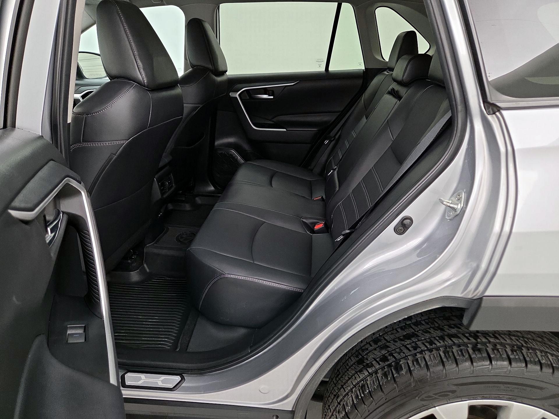 Thumbnail: 2022 Toyota RAV4 - 20