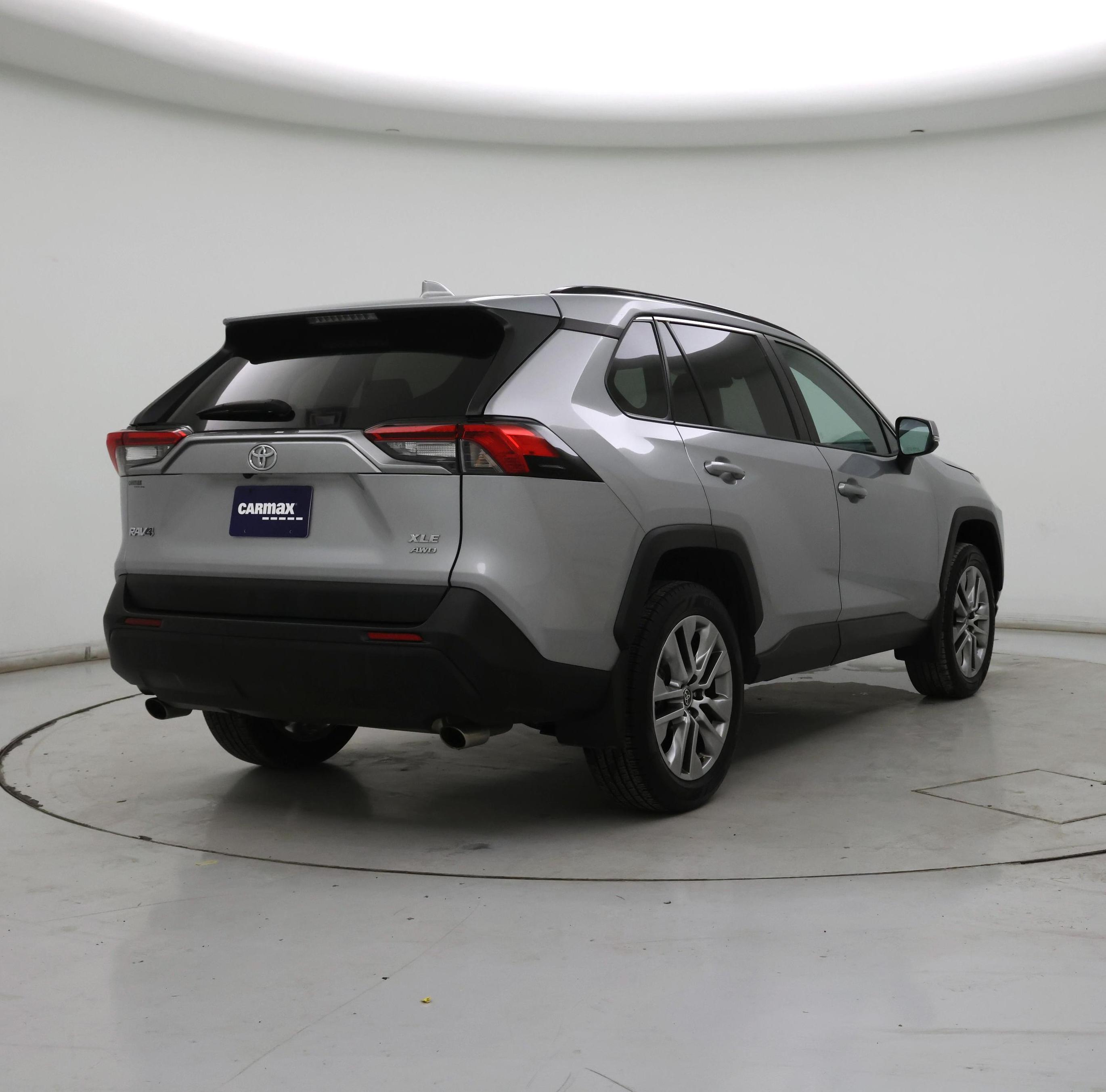 Thumbnail: 2022 Toyota RAV4 - 8