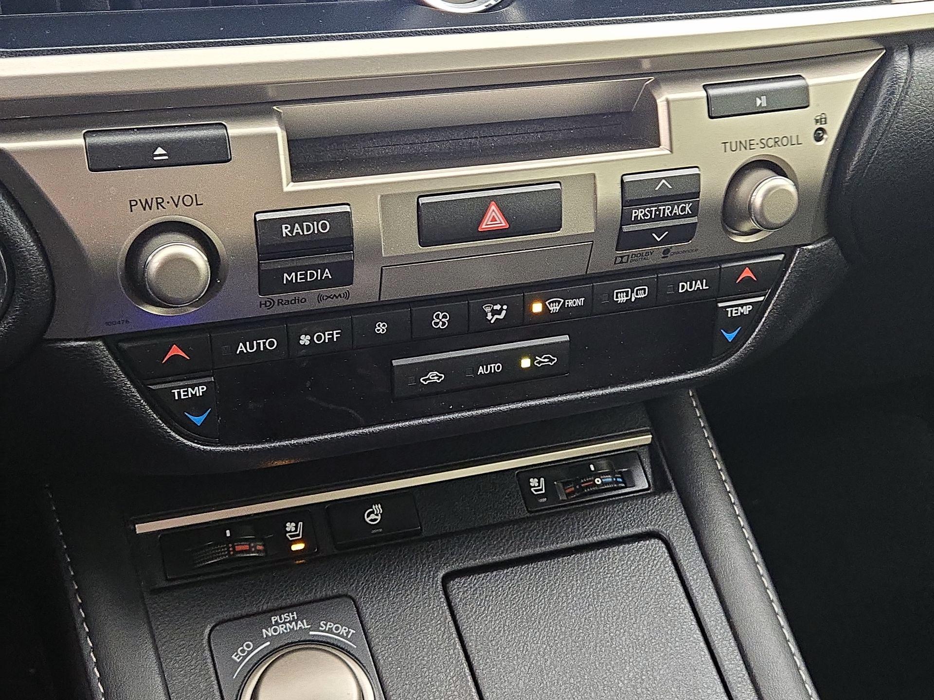 Thumbnail: 2016 Lexus ES - 17