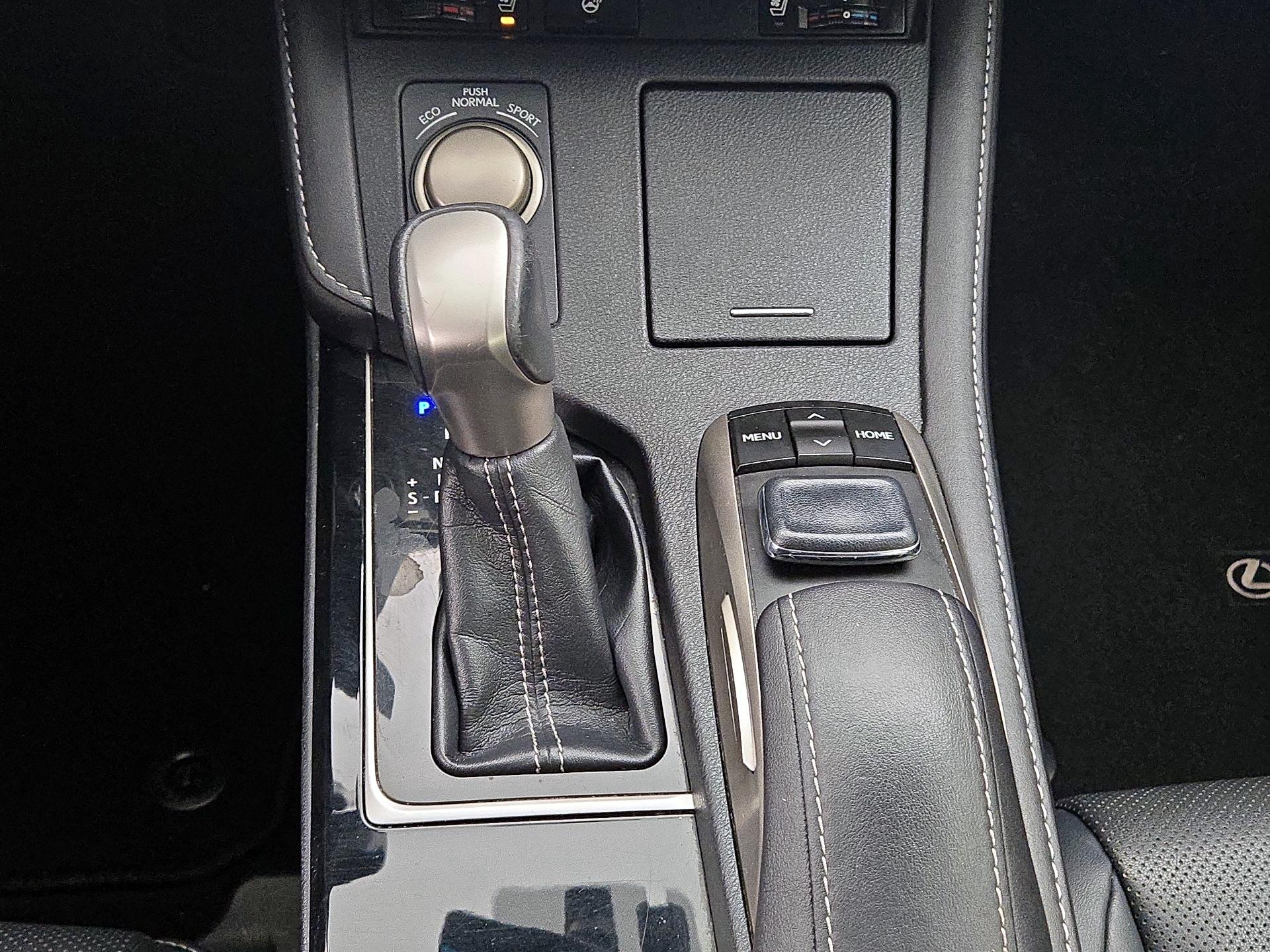 Thumbnail: 2016 Lexus ES - 18