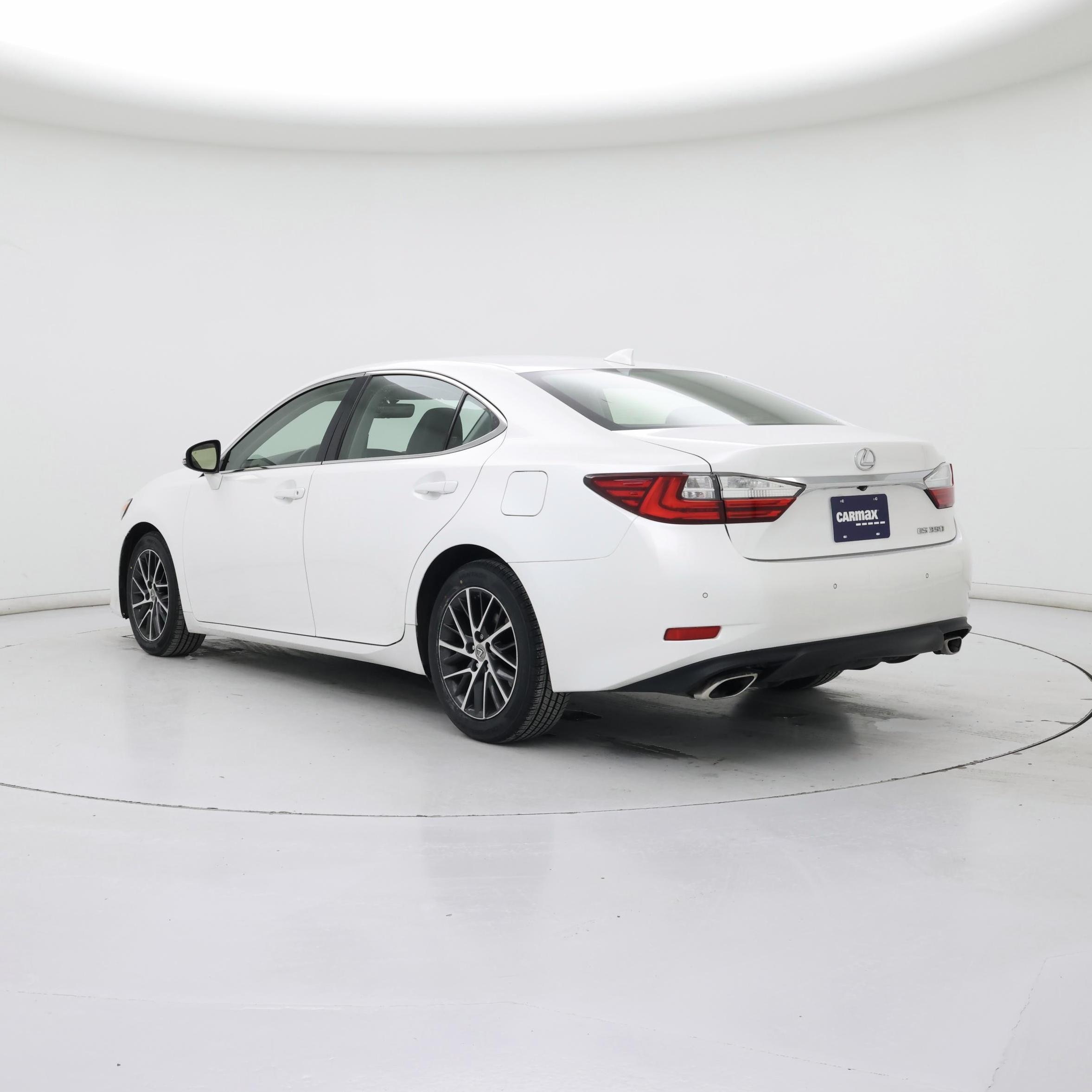 Thumbnail: 2016 Lexus ES - 2