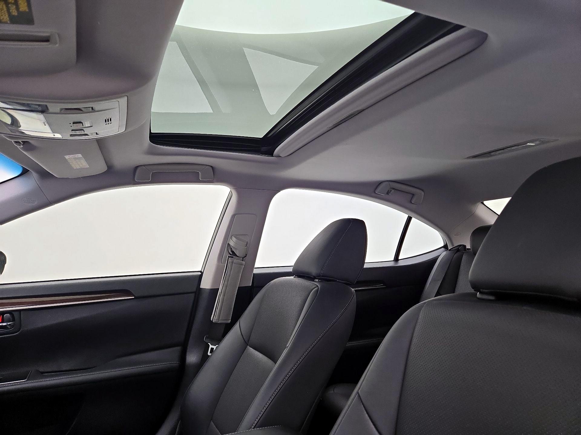 Thumbnail: 2016 Lexus ES - 19