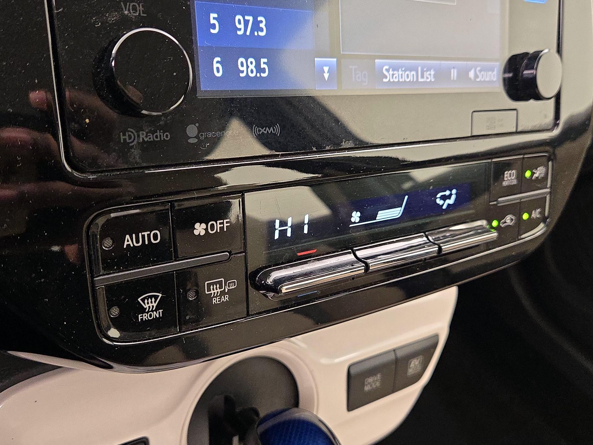 Thumbnail: 2016 Toyota Prius - 16