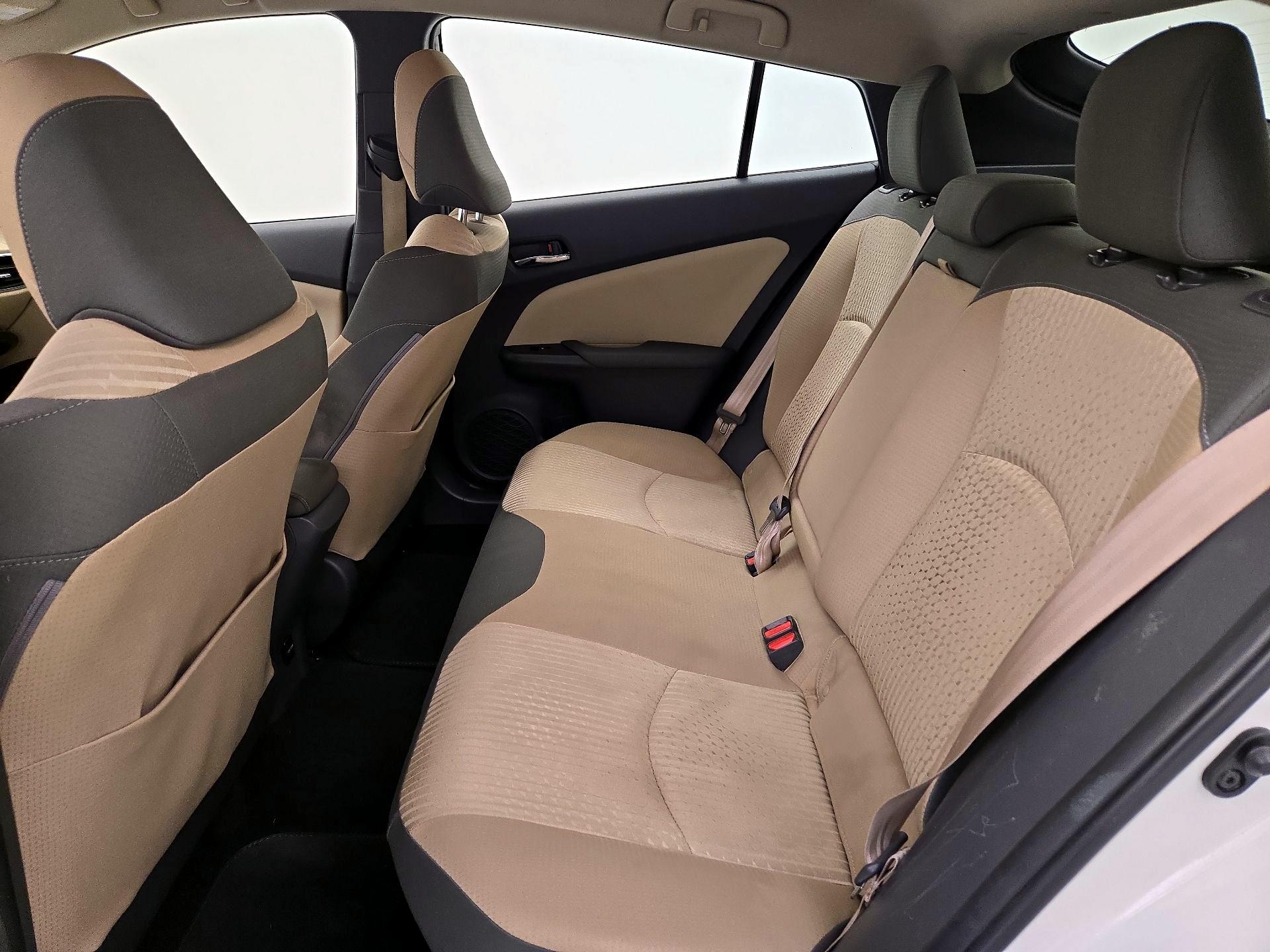 Thumbnail: 2016 Toyota Prius - 18