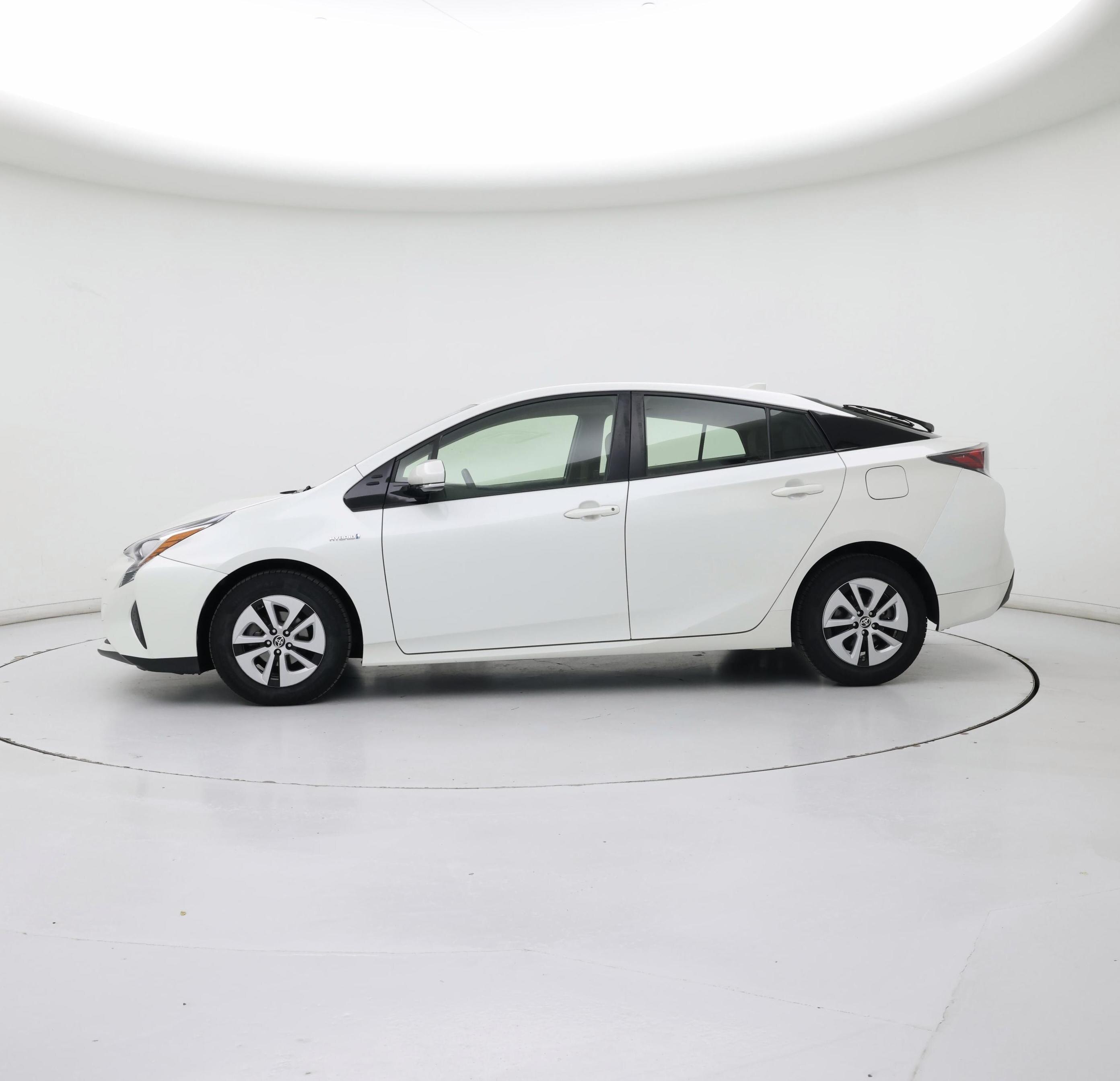 Thumbnail: 2016 Toyota Prius - 3