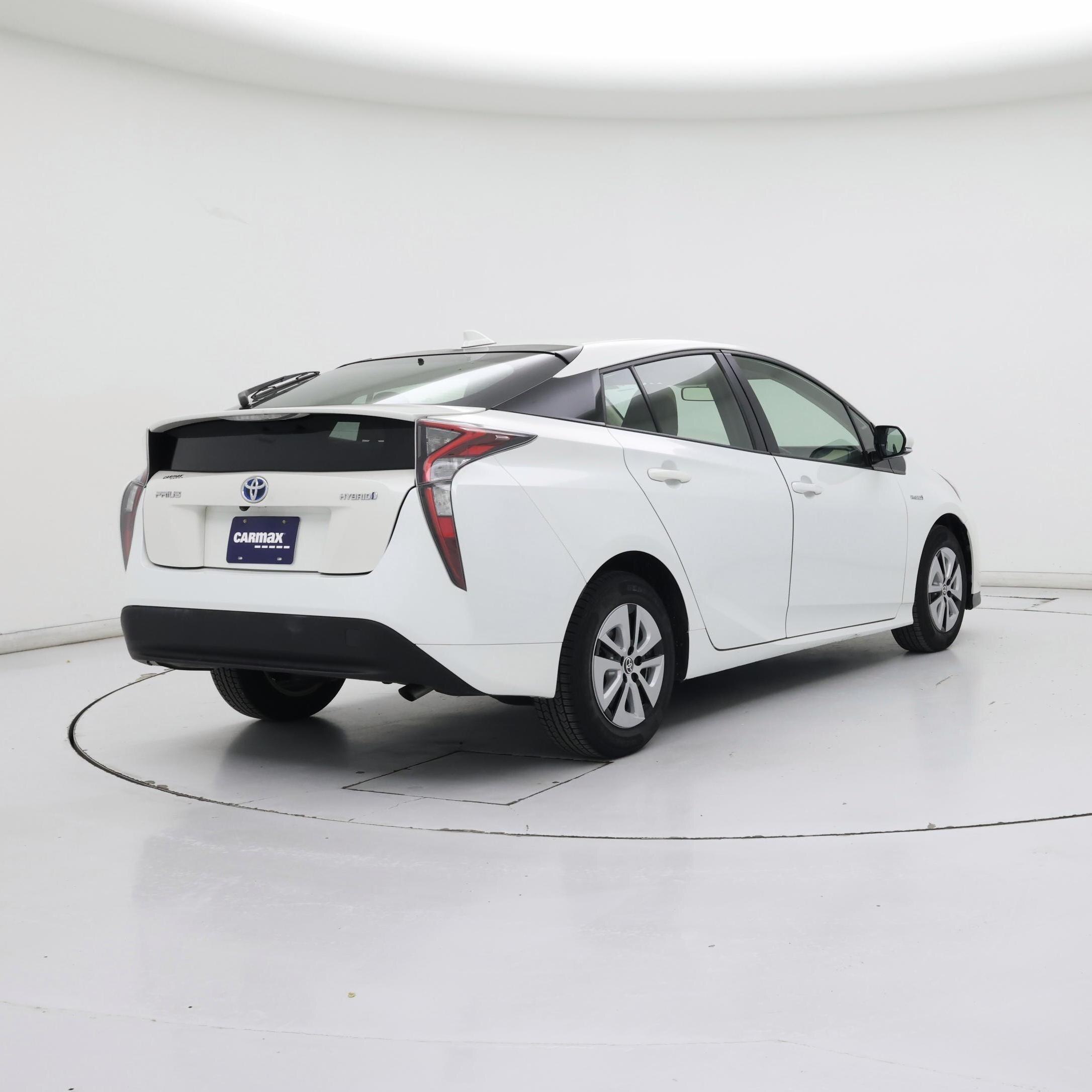 Thumbnail: 2016 Toyota Prius - 8
