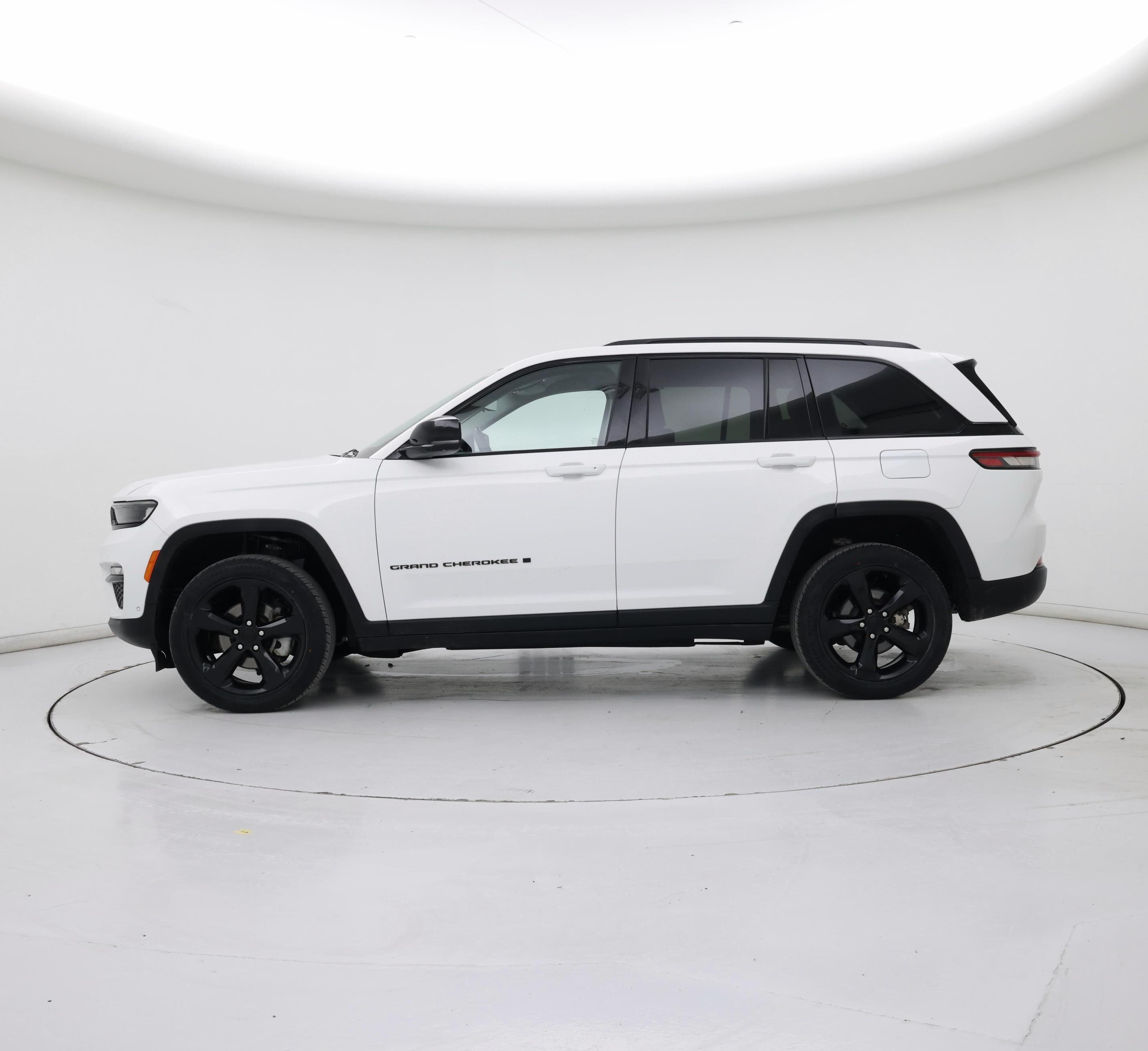 Thumbnail: 2023 Jeep Grand Cherokee - 3