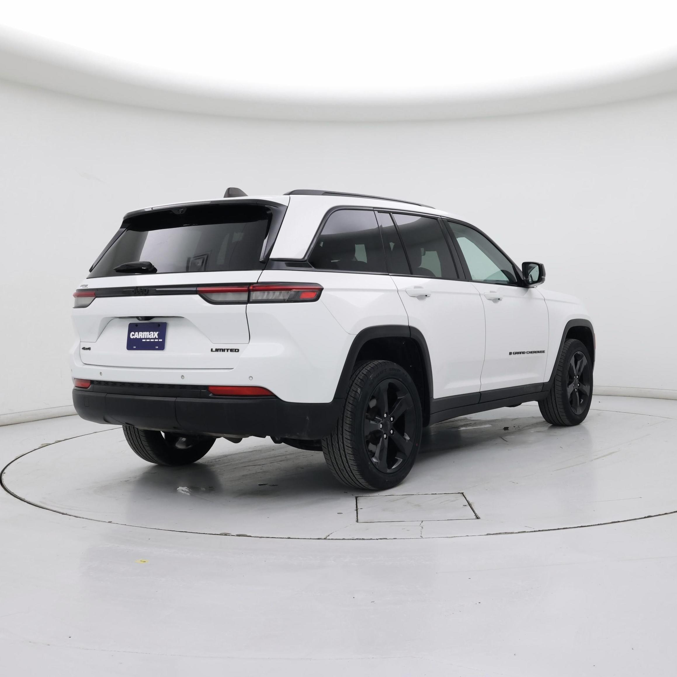 Thumbnail: 2023 Jeep Grand Cherokee - 8
