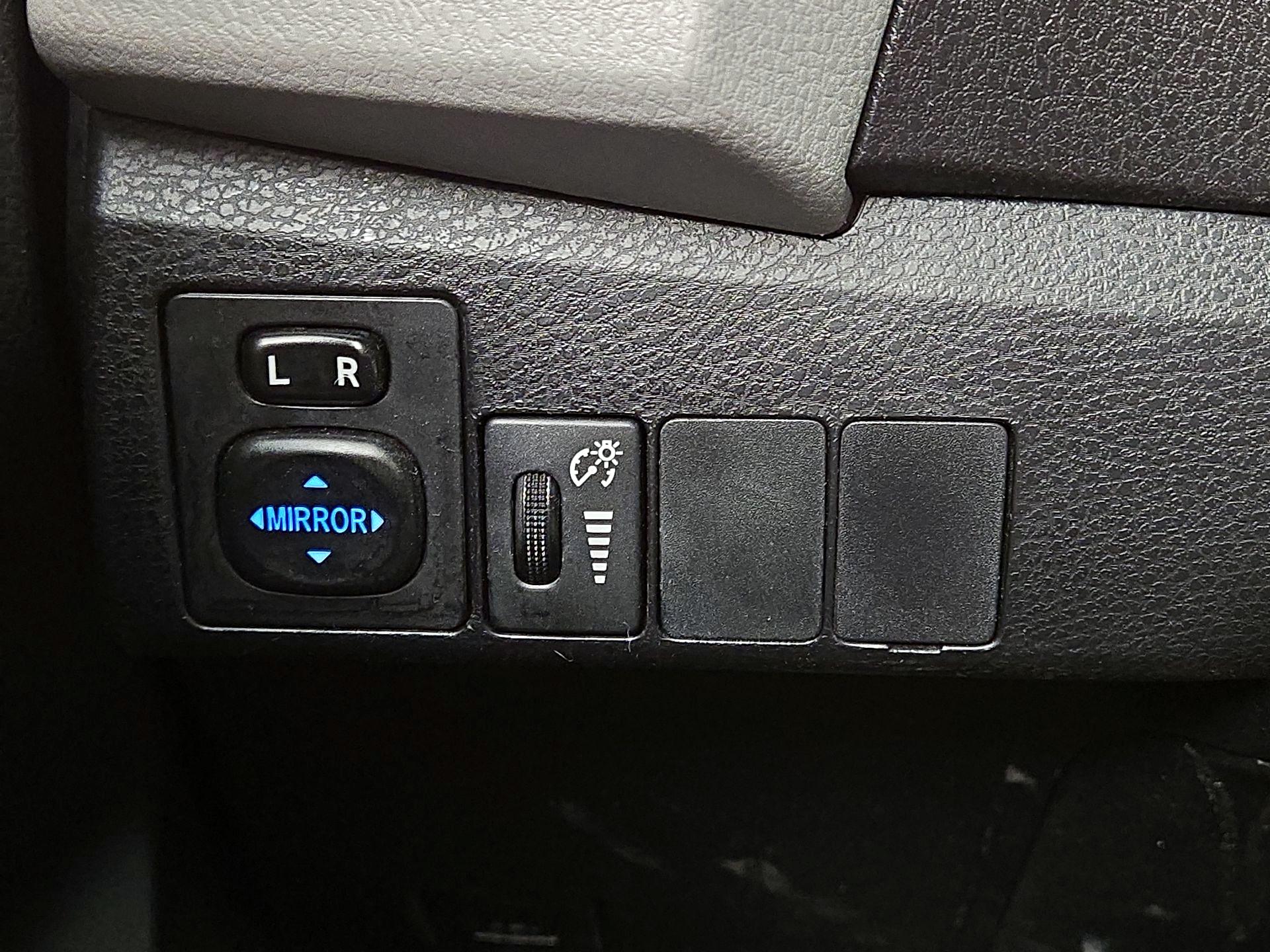 Thumbnail: 2016 Toyota Corolla - 13