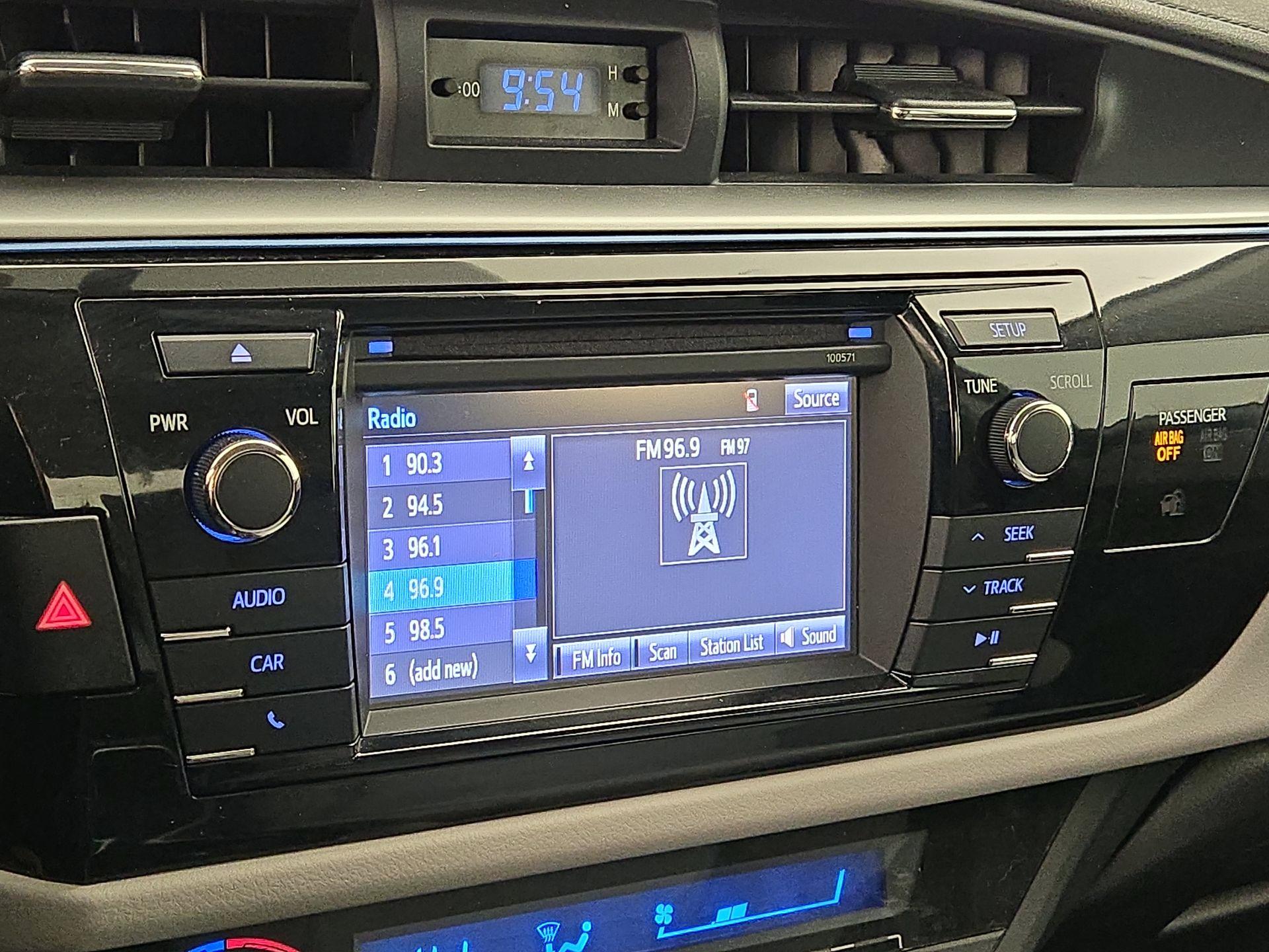 Thumbnail: 2016 Toyota Corolla - 15