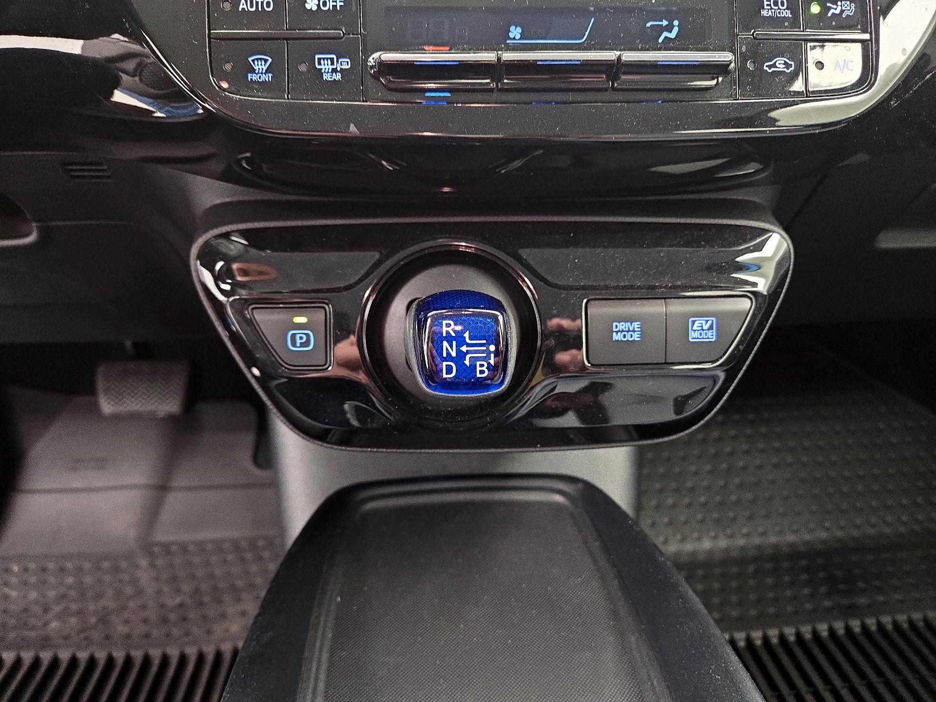 Thumbnail: 2022 Toyota Prius - 17