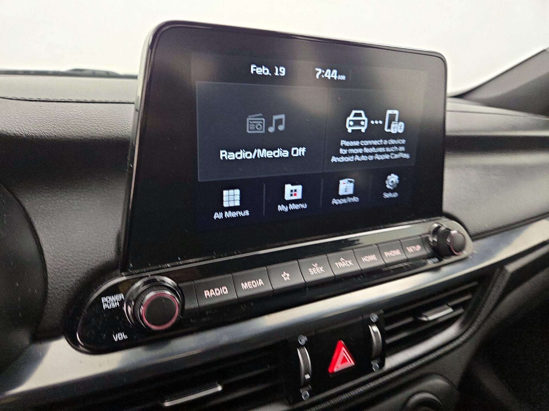 Thumbnail: 2021 Kia Forte - 15