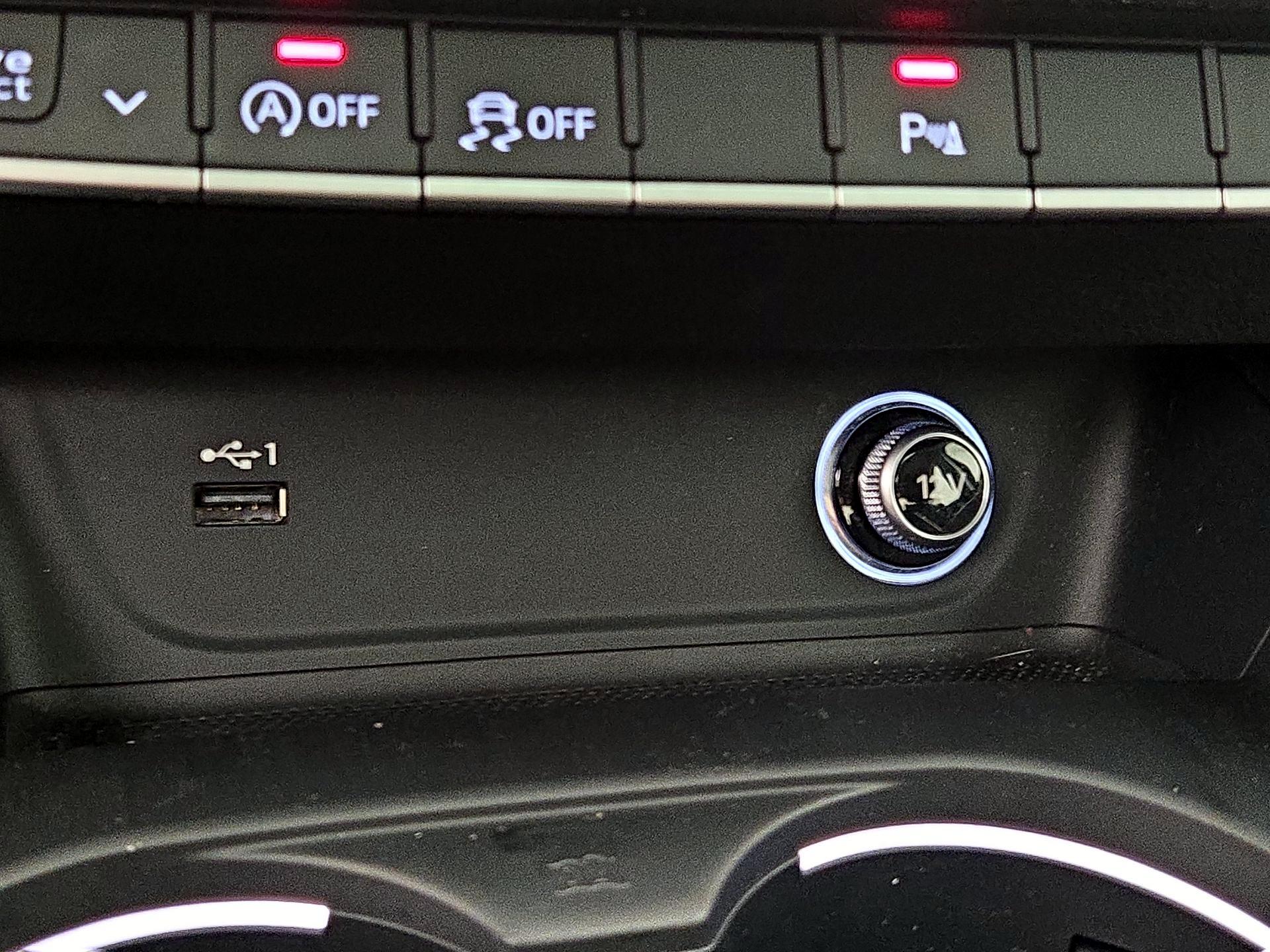 Thumbnail: 2019 Audi A4 - 19