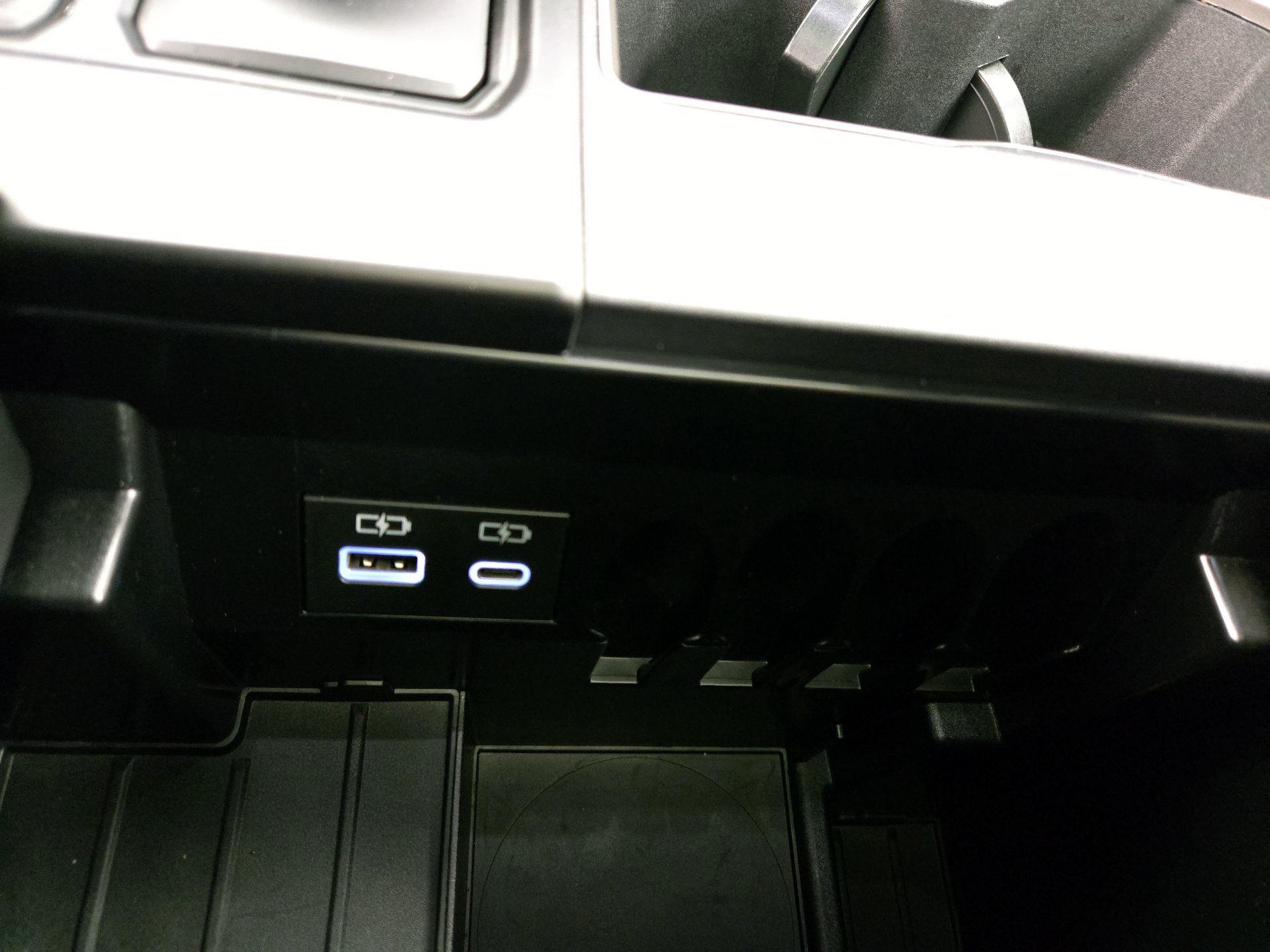 Thumbnail: 2025 Toyota Tundra - 18