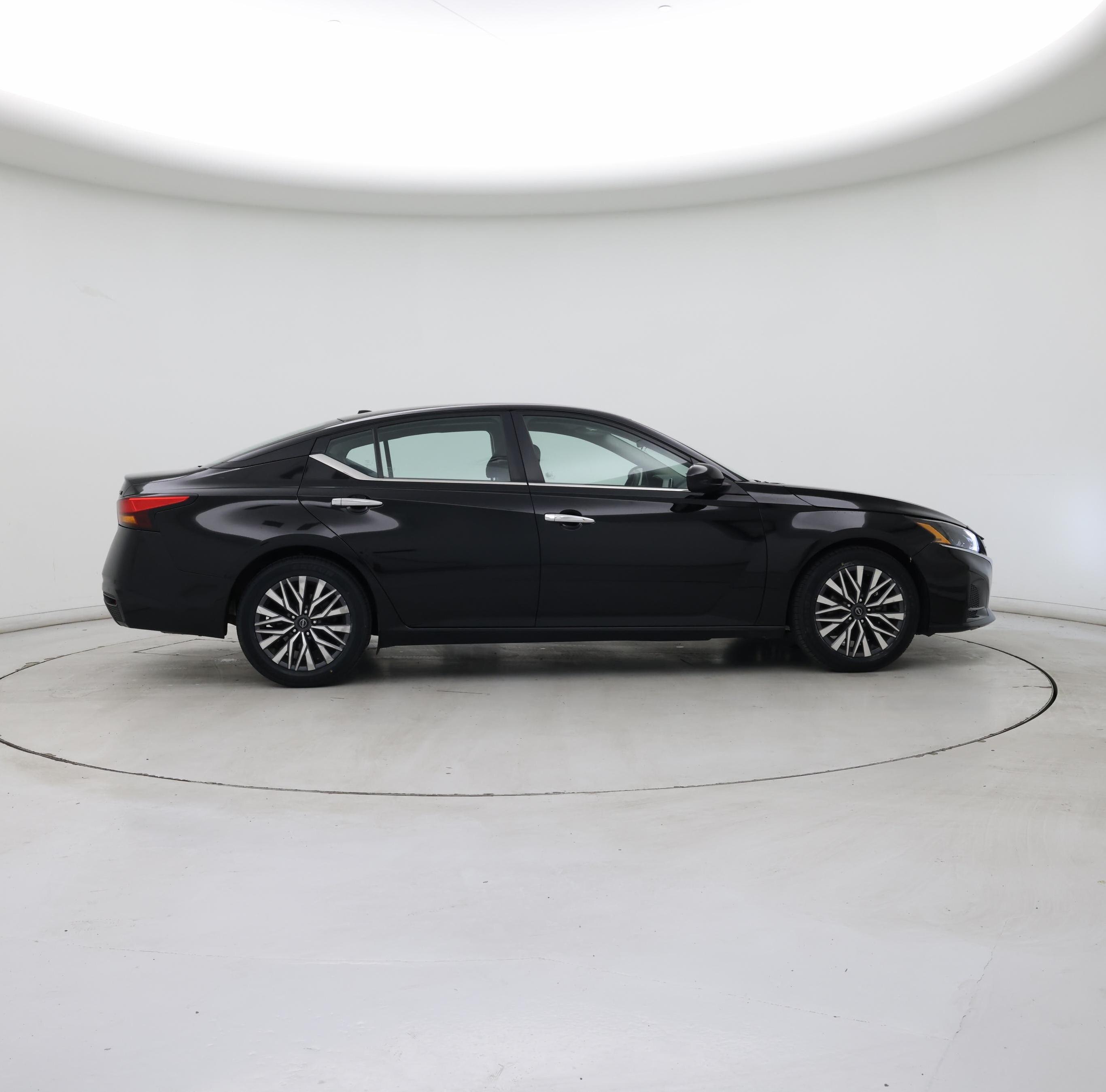 Thumbnail: 2023 Nissan Altima - 7