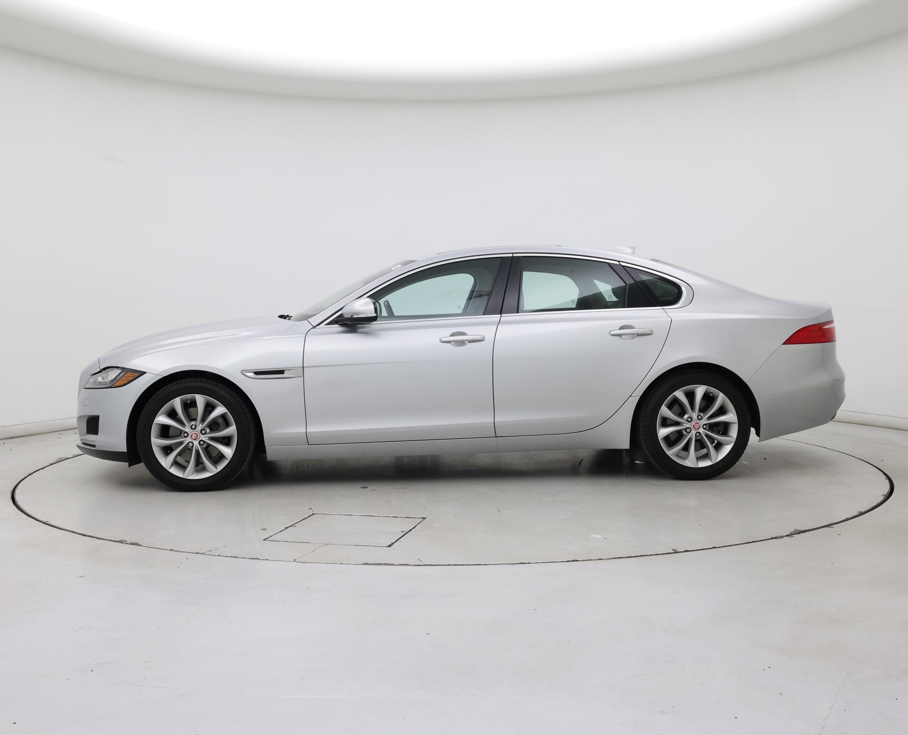 Thumbnail: 2020 Jaguar XF - 3