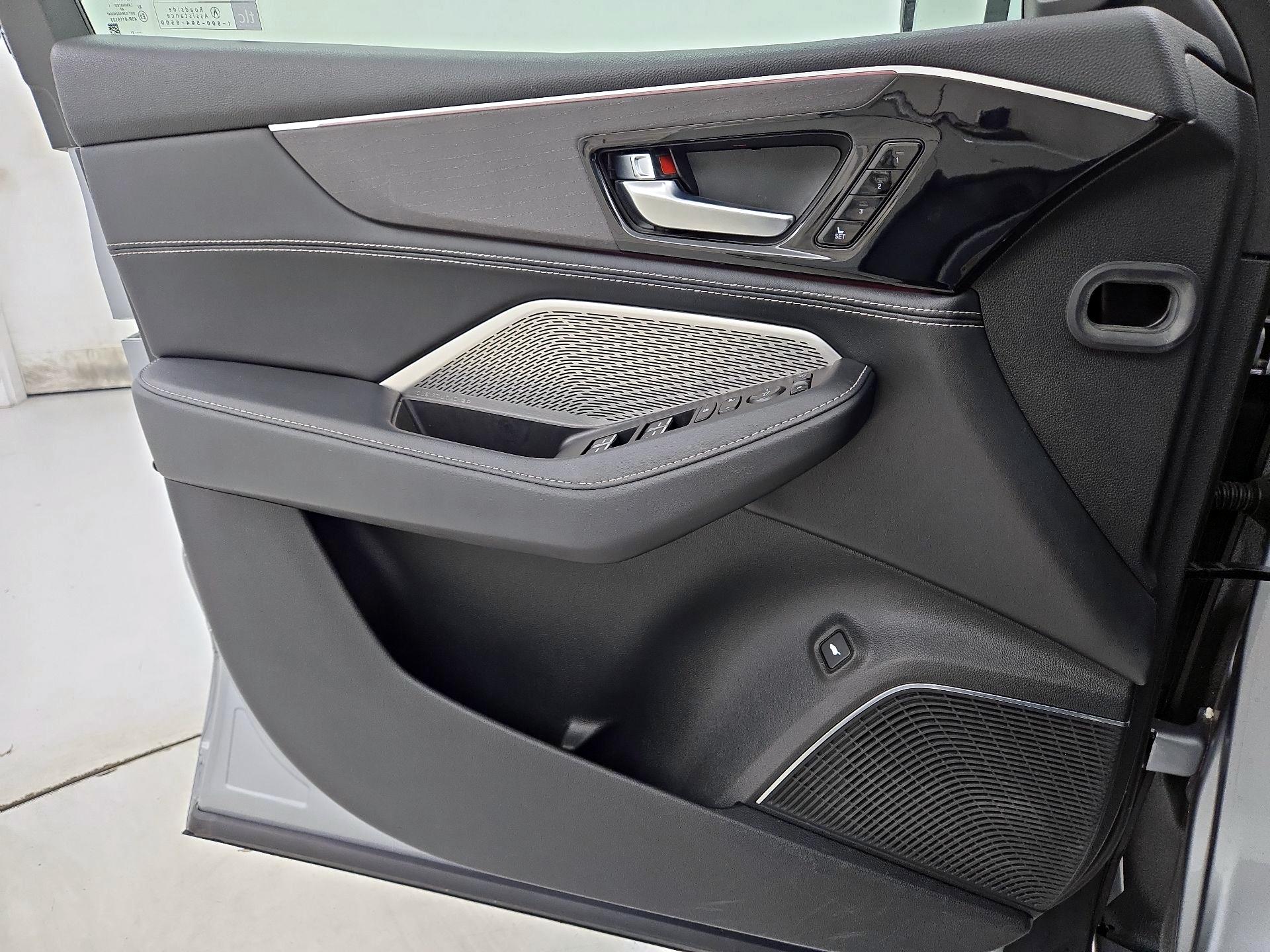 Thumbnail: 2022 Acura MDX - 12