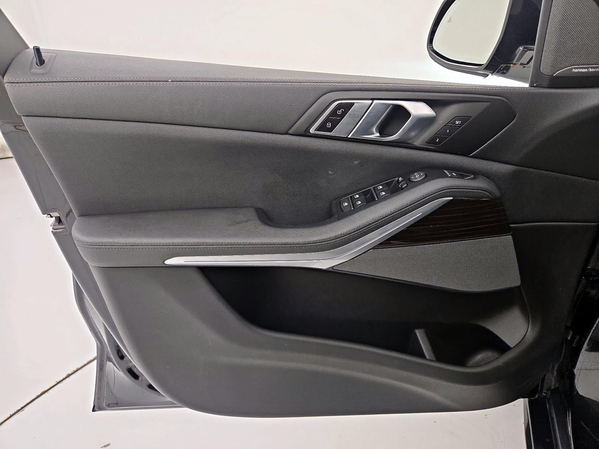 Thumbnail: 2021 BMW X5 - 12