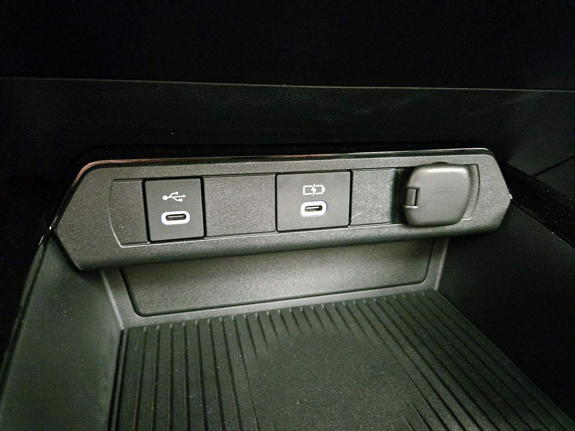 Thumbnail: 2025 Toyota Prius - 18