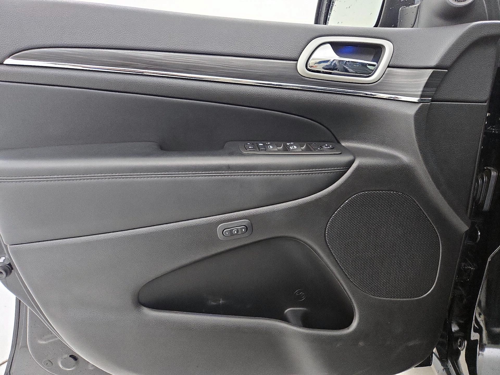 Thumbnail: 2021 Jeep Grand Cherokee - 12