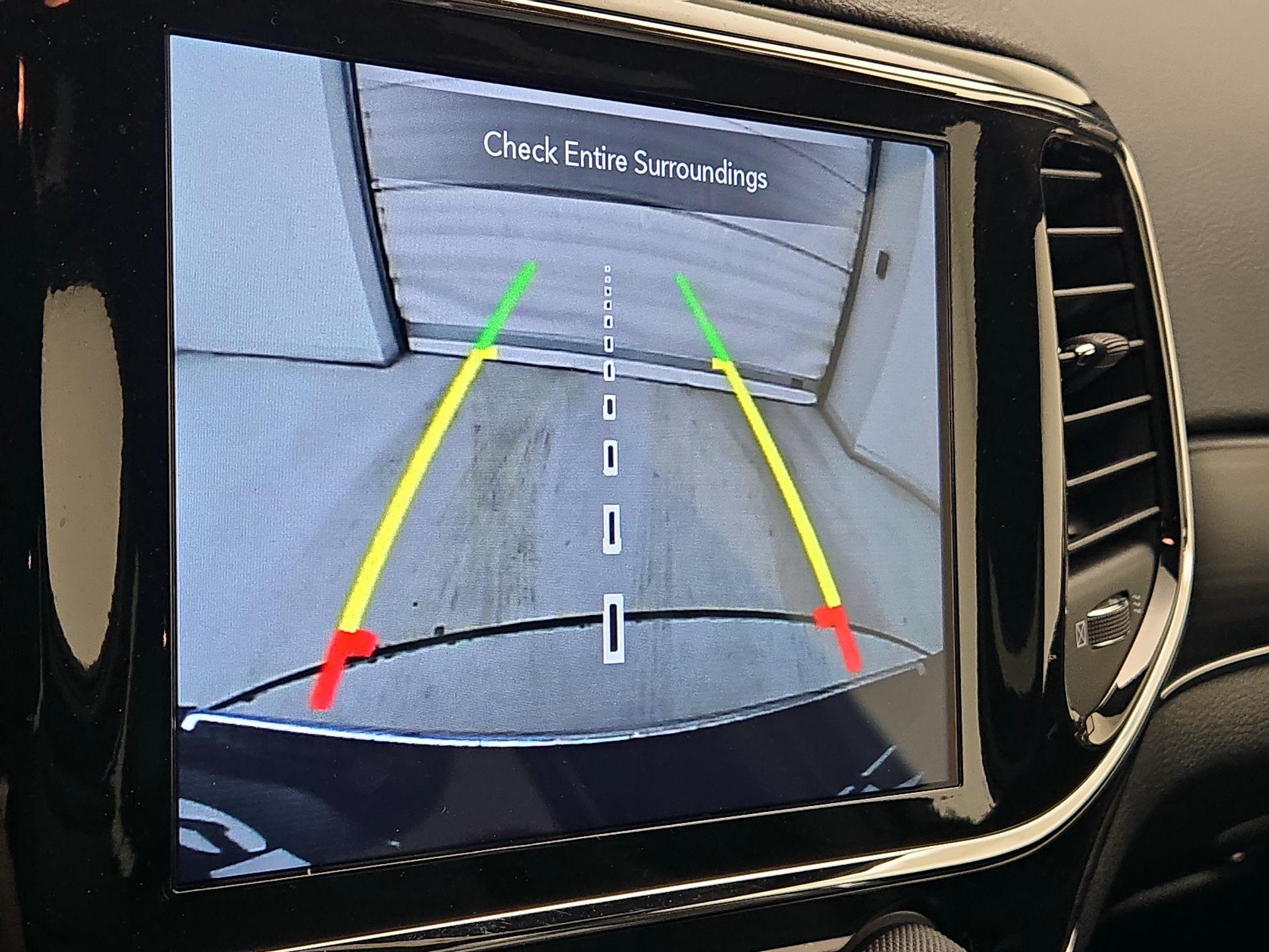 Thumbnail: 2021 Jeep Grand Cherokee - 14