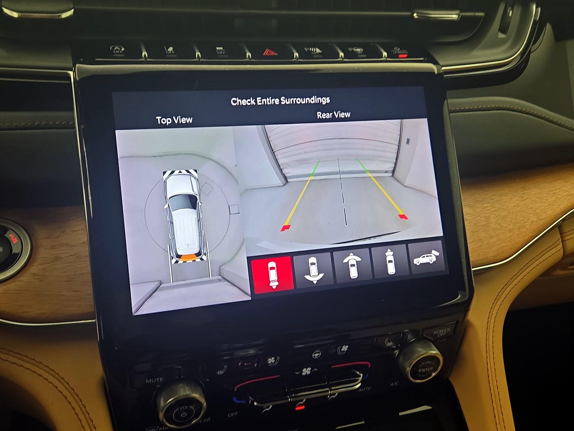 Thumbnail: 2023 Jeep Grand Cherokee - 15