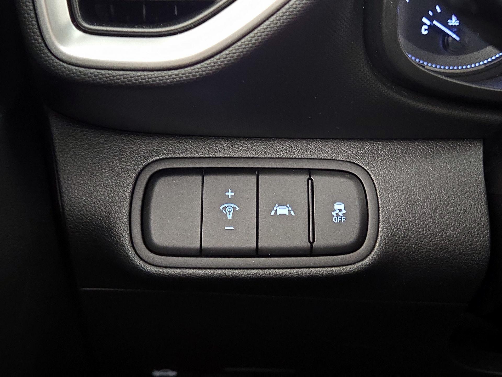 Thumbnail: 2021 Hyundai Venue - 13