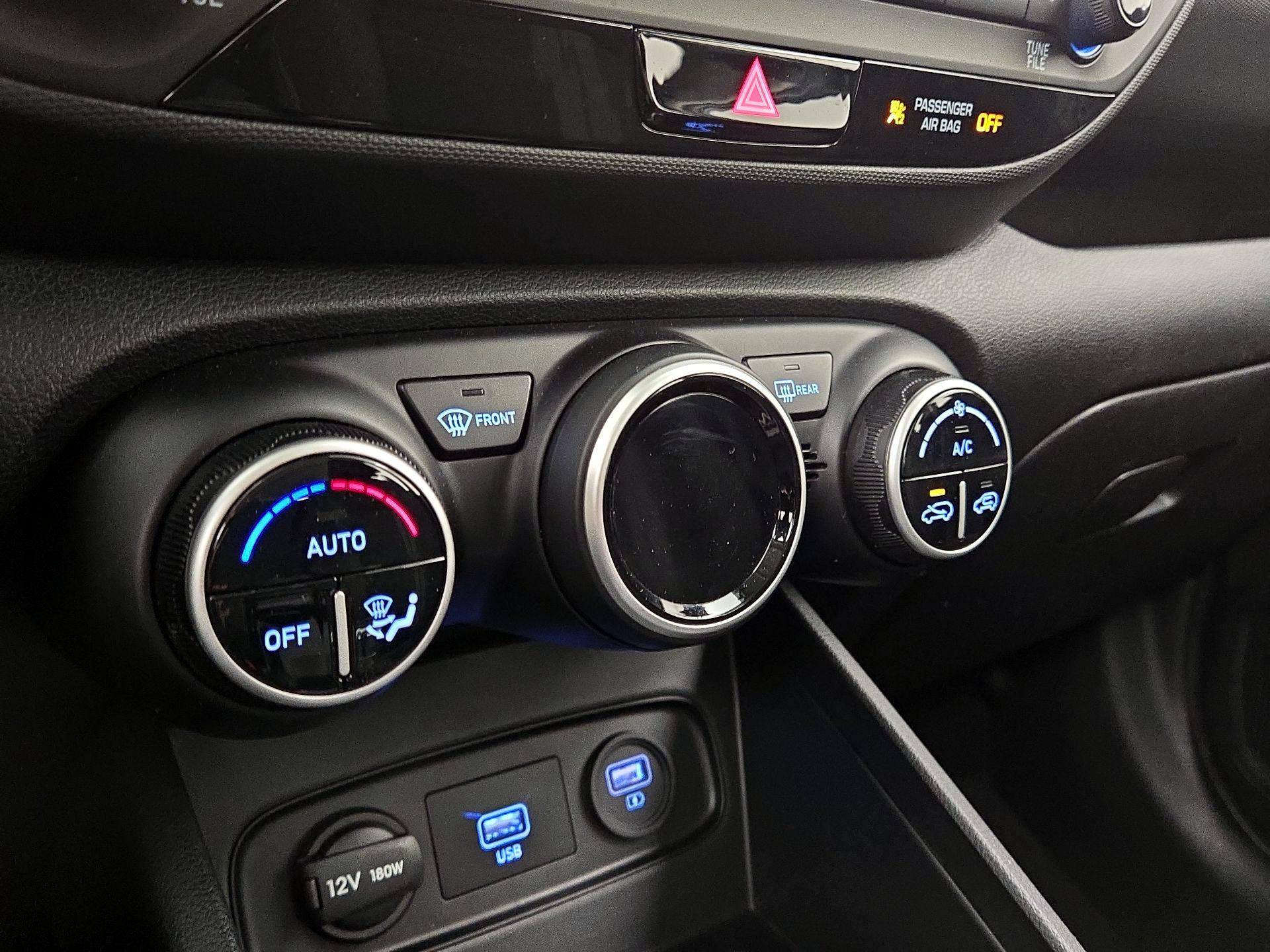 Thumbnail: 2021 Hyundai Venue - 16