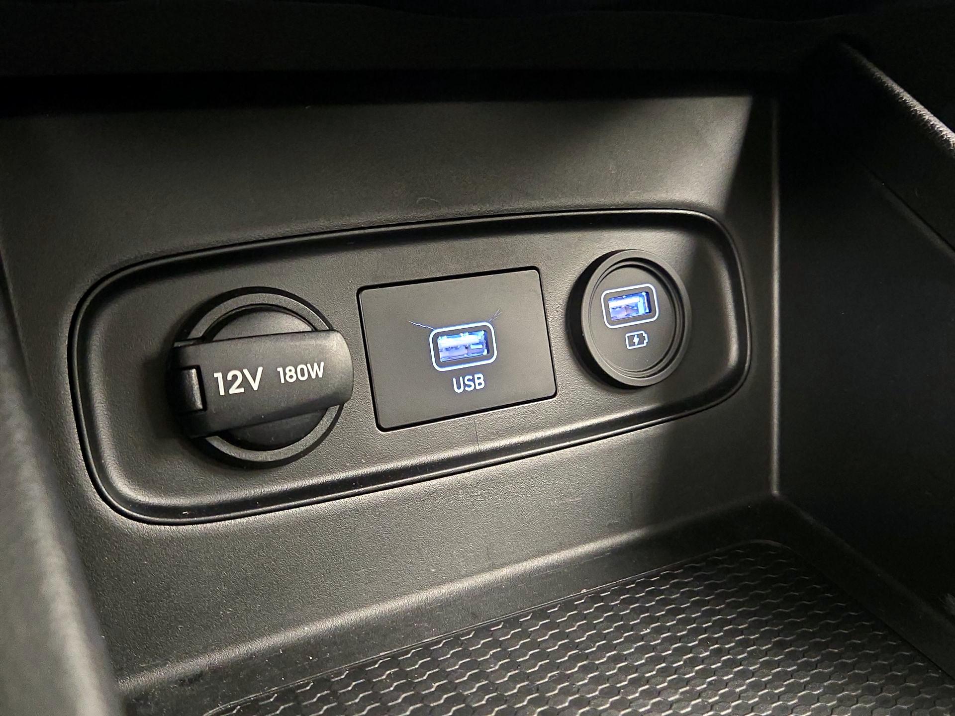 Thumbnail: 2021 Hyundai Venue - 18