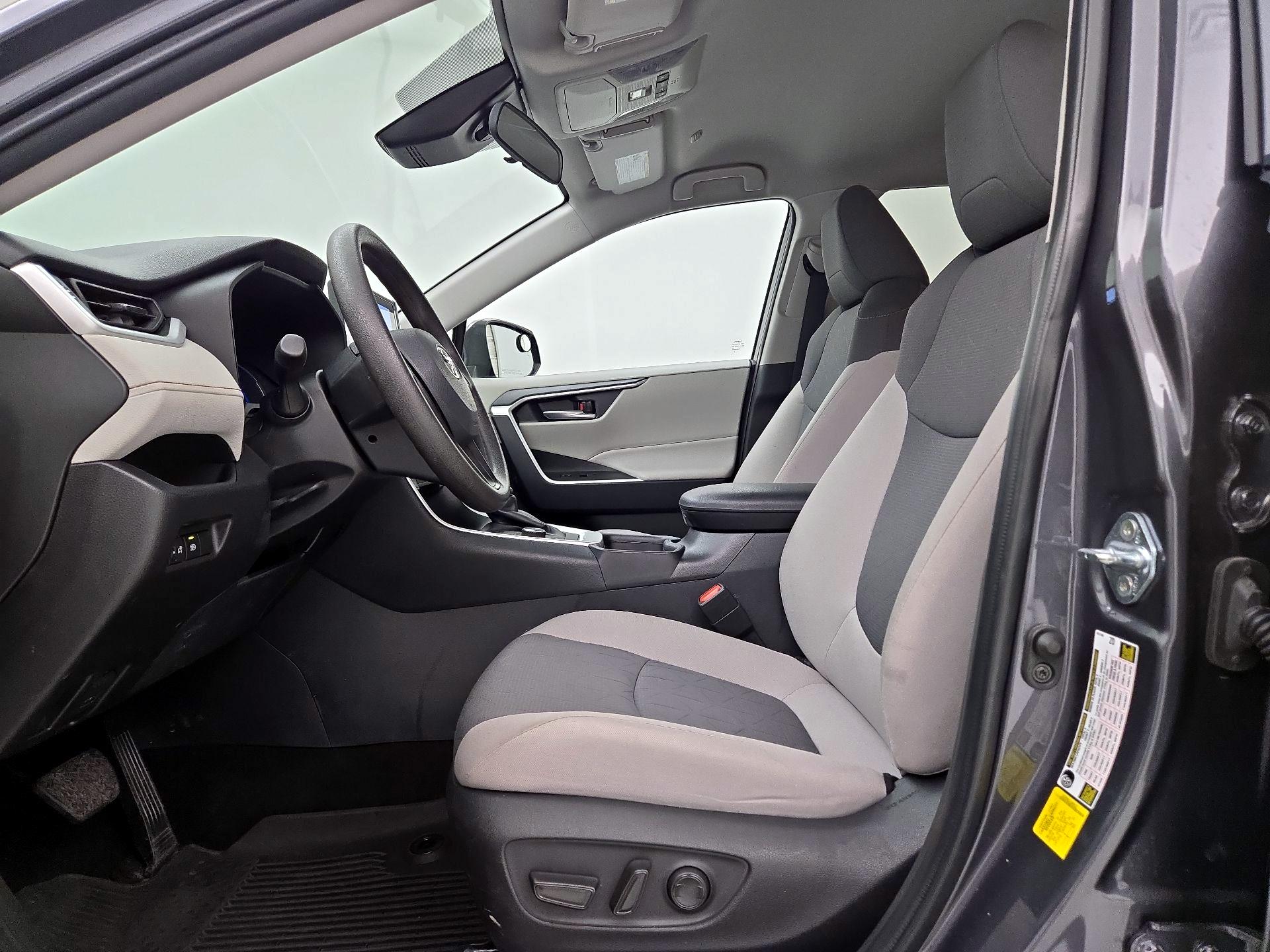 Thumbnail: 2025 Toyota RAV4 - 11