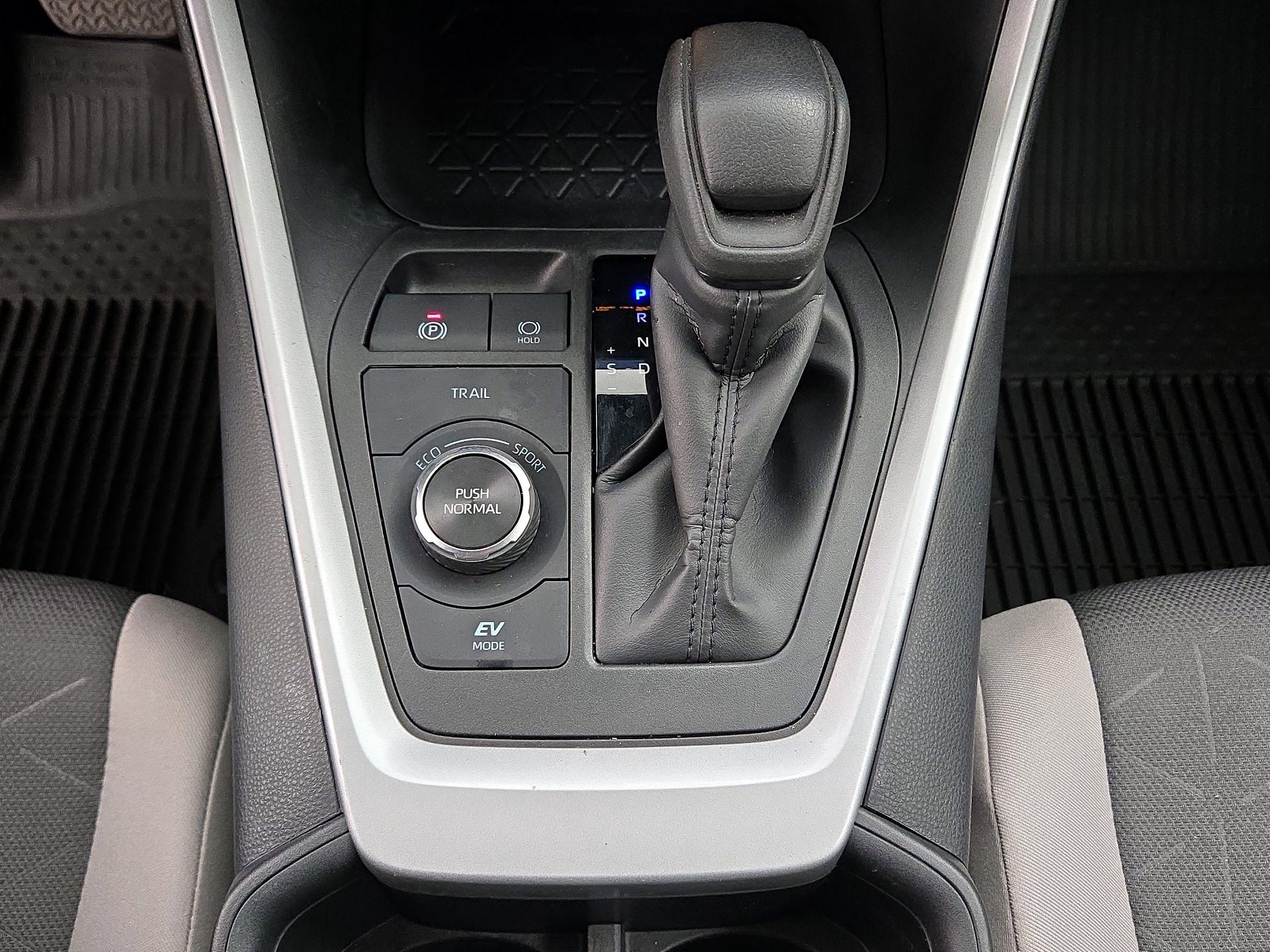 Thumbnail: 2025 Toyota RAV4 - 16