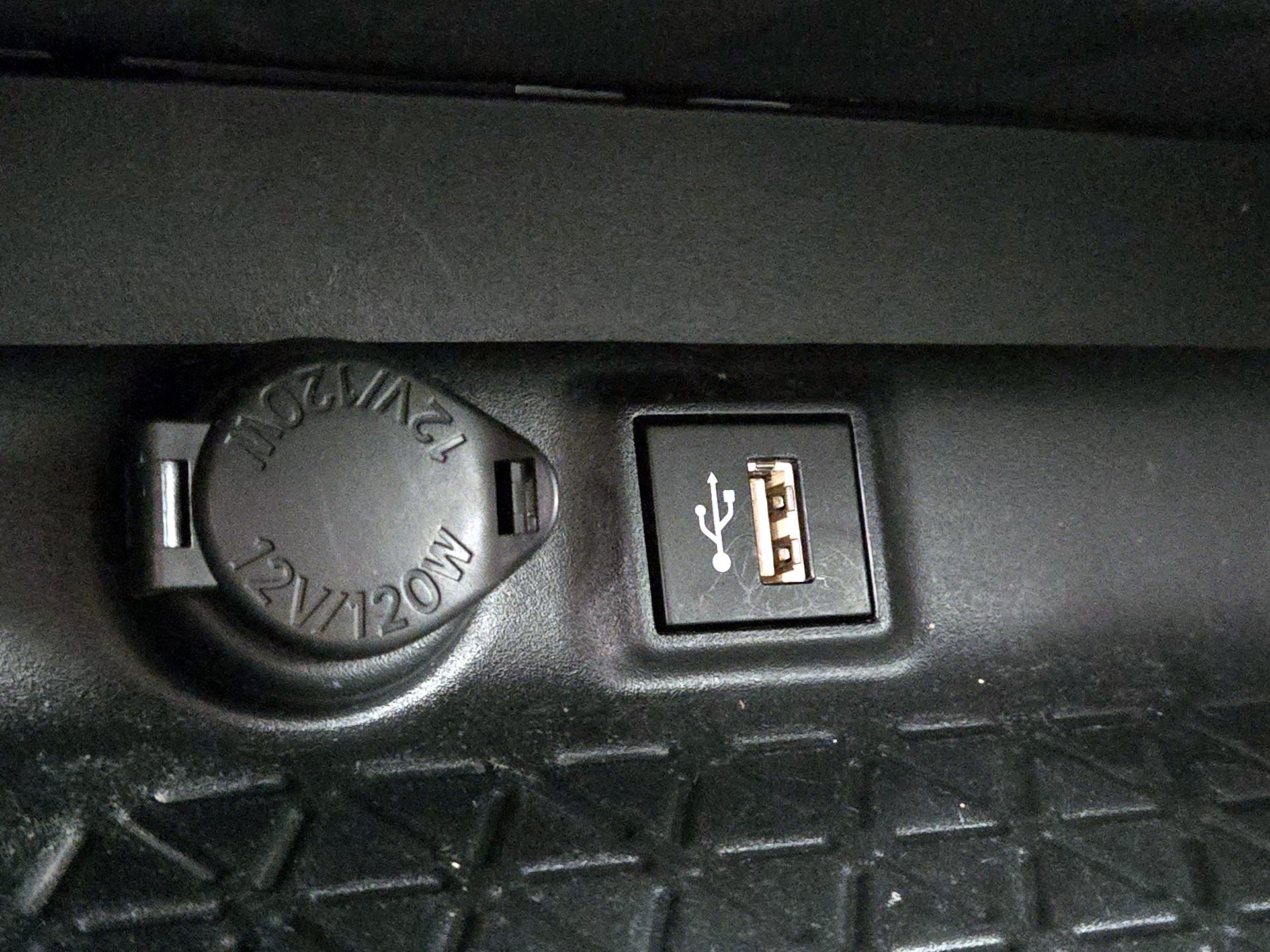 Thumbnail: 2025 Toyota RAV4 - 17