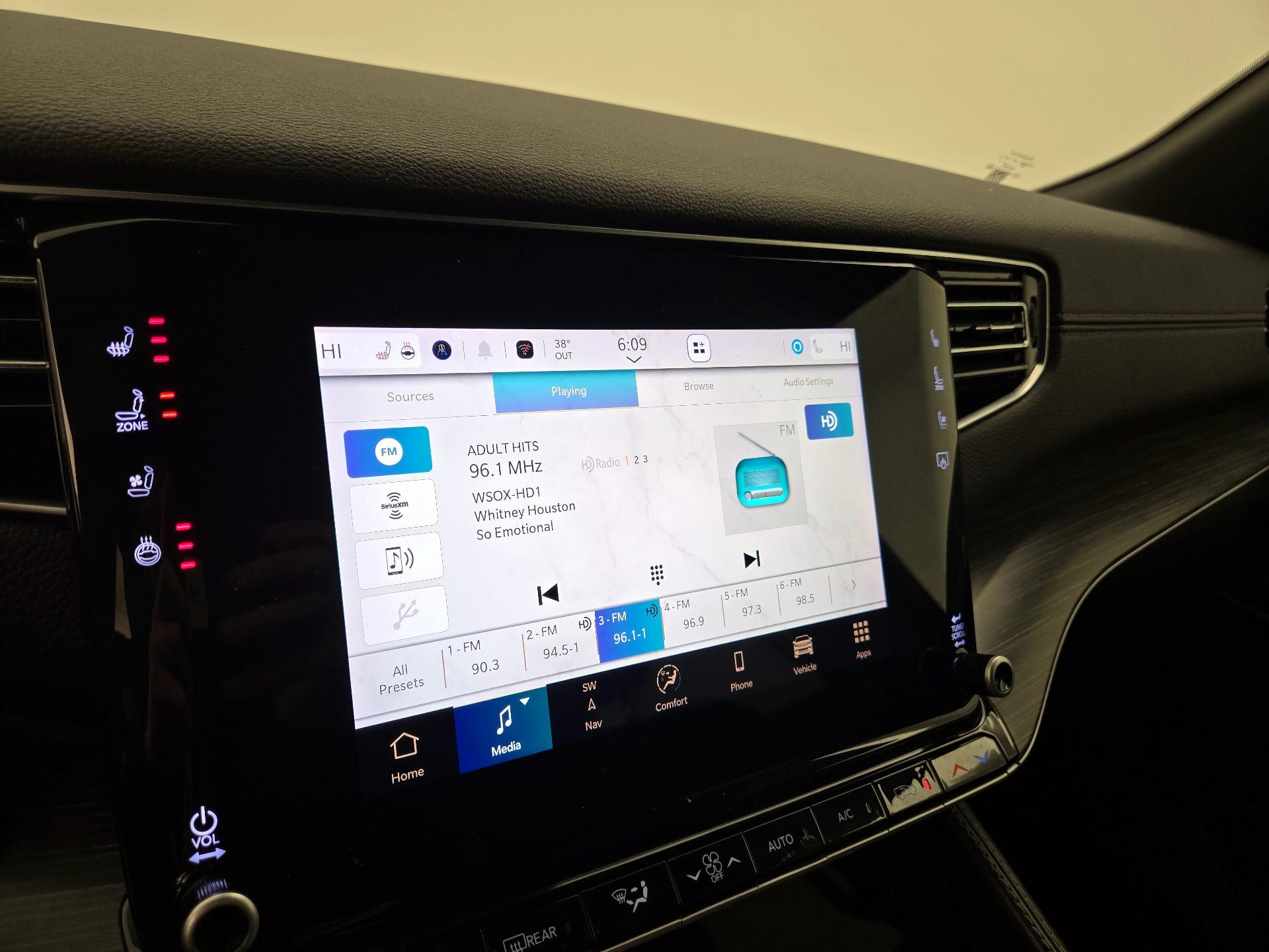 Thumbnail: 2024 Jeep Wagoneer - 16