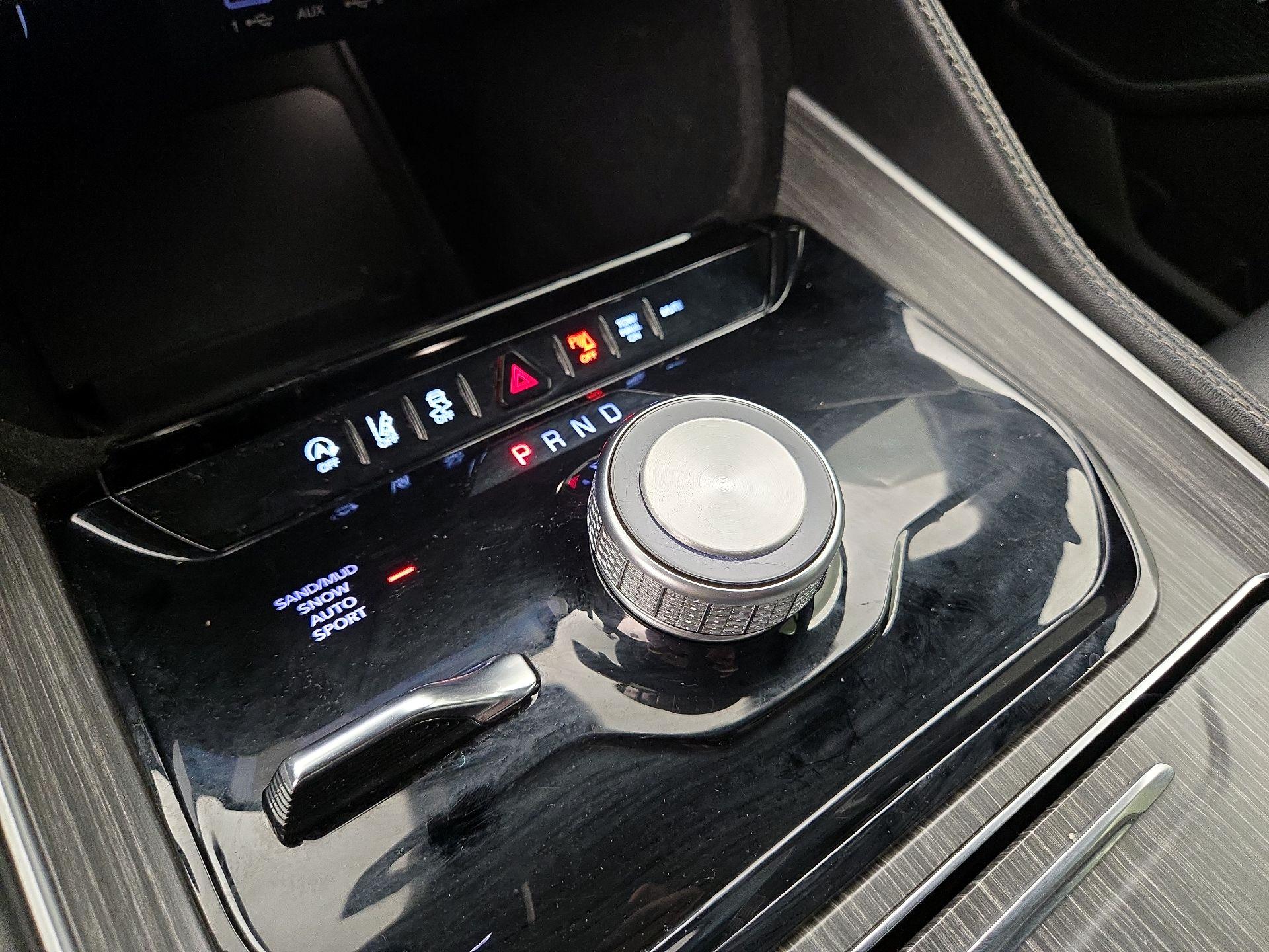 Thumbnail: 2024 Jeep Wagoneer - 18