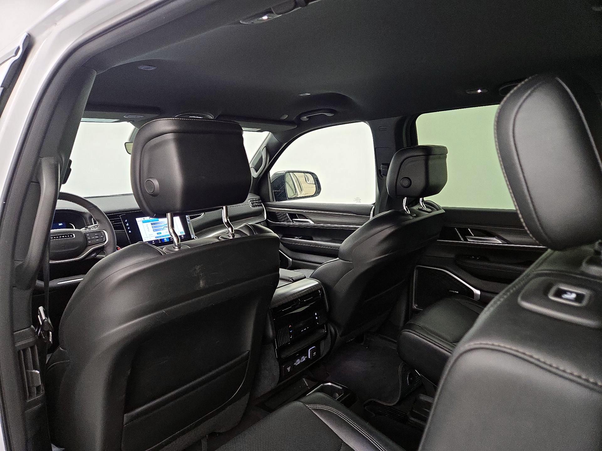 Thumbnail: 2024 Jeep Wagoneer - 20