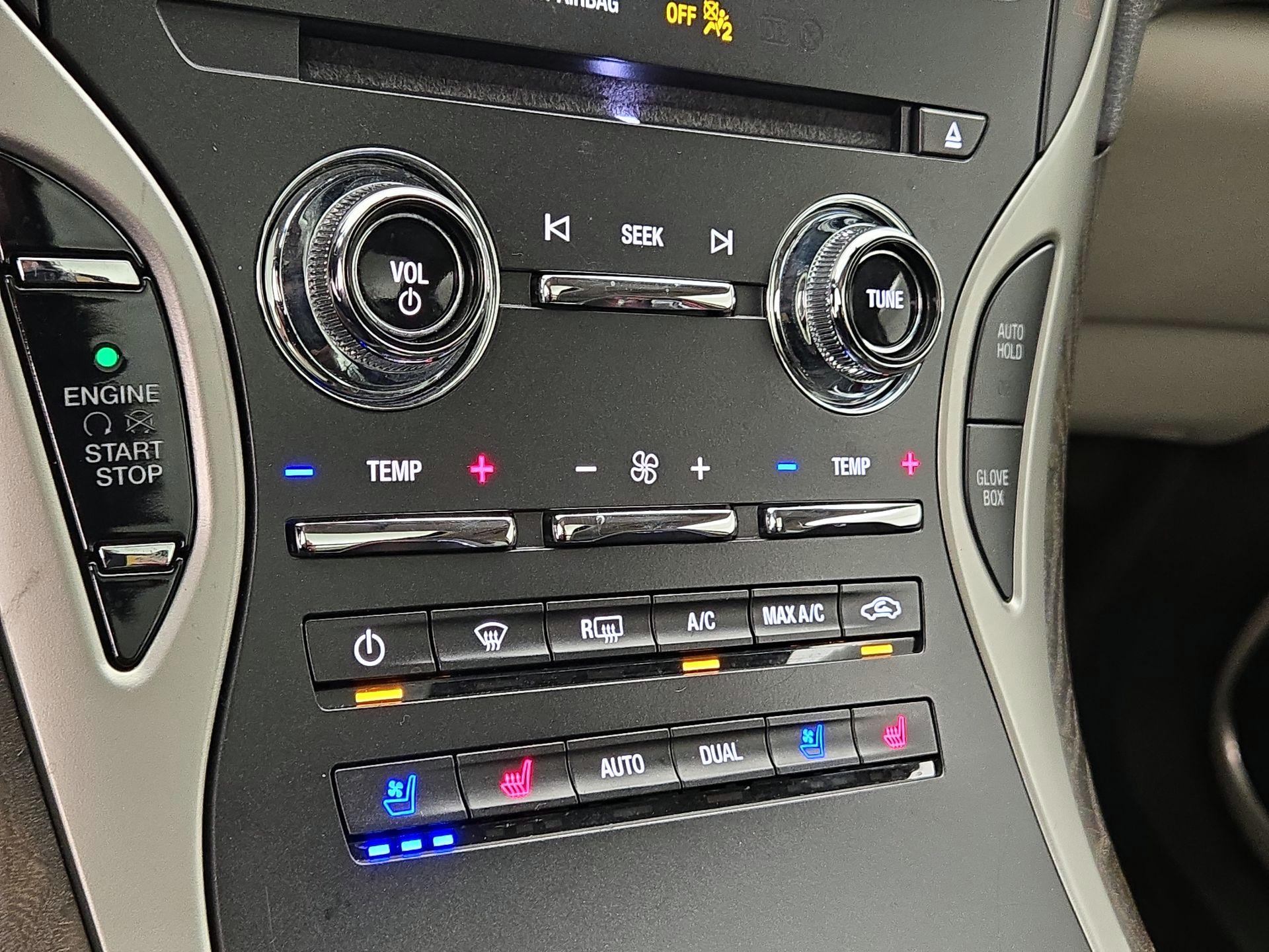 Thumbnail: 2020 Lincoln Nautilus - 16